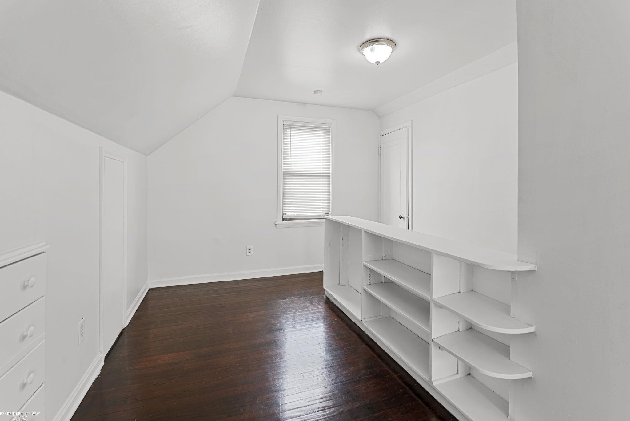 17583 Huntington Road, Detroit, MI, 48219