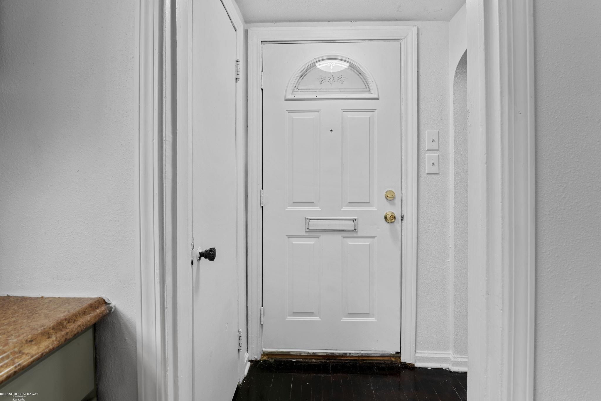 17583 Huntington Road, Detroit, MI, 48219