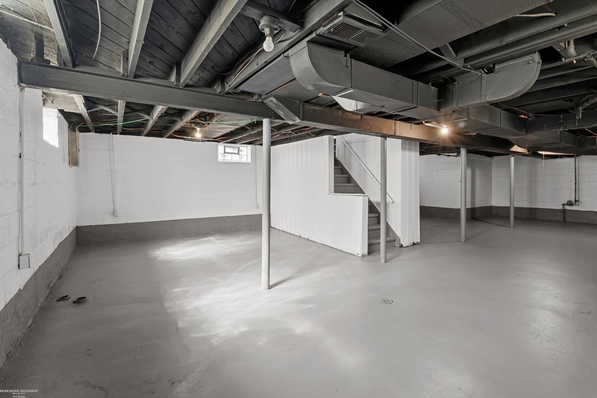 17583 Huntington Road, Detroit, MI, 48219