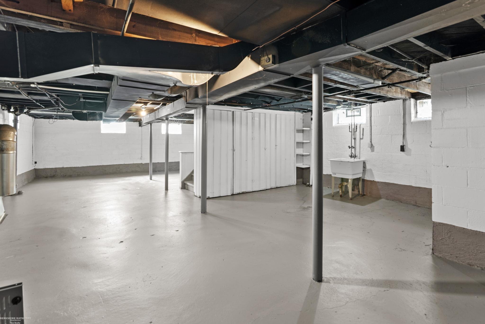 17583 Huntington Road, Detroit, MI, 48219