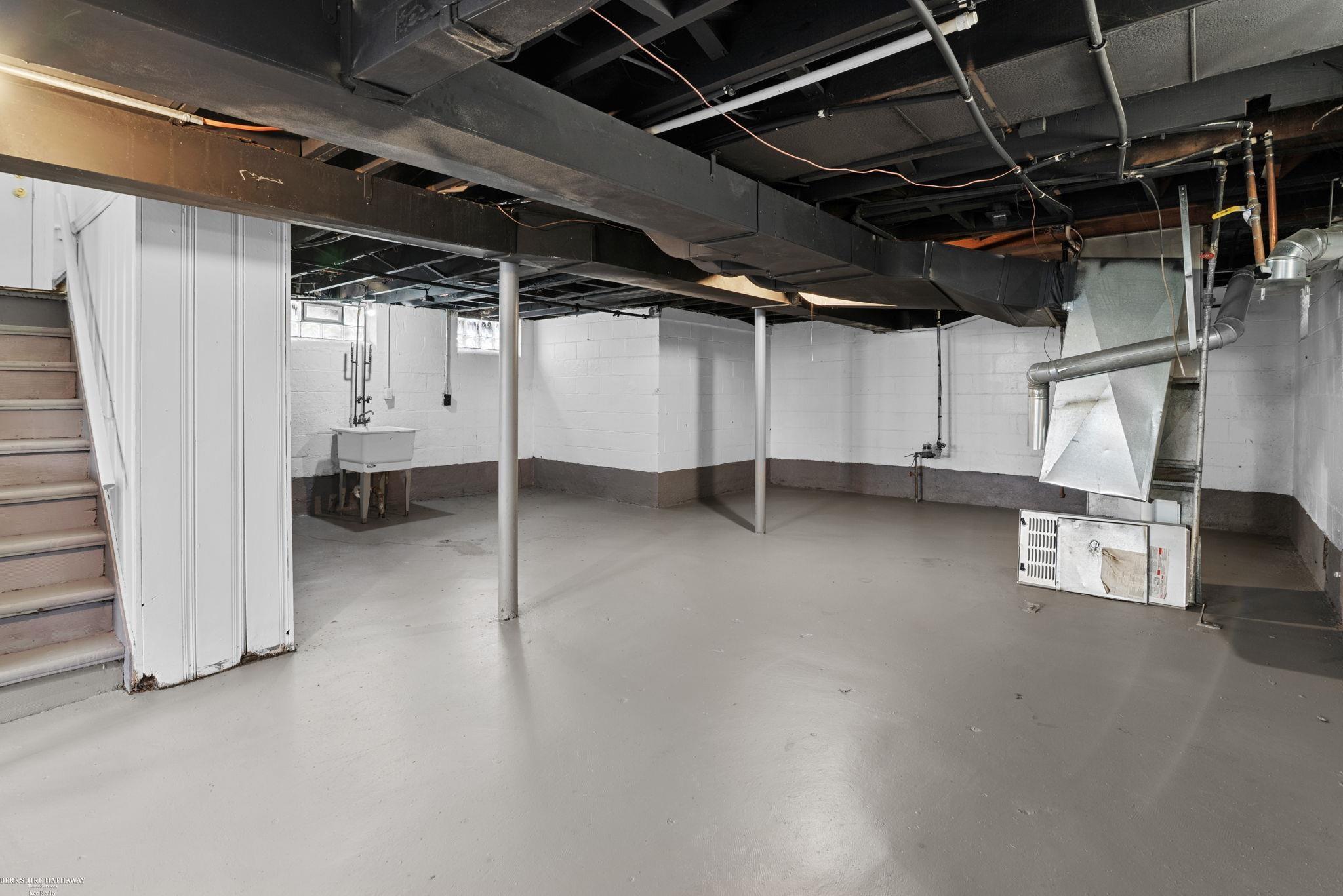 17583 Huntington Road, Detroit, MI, 48219