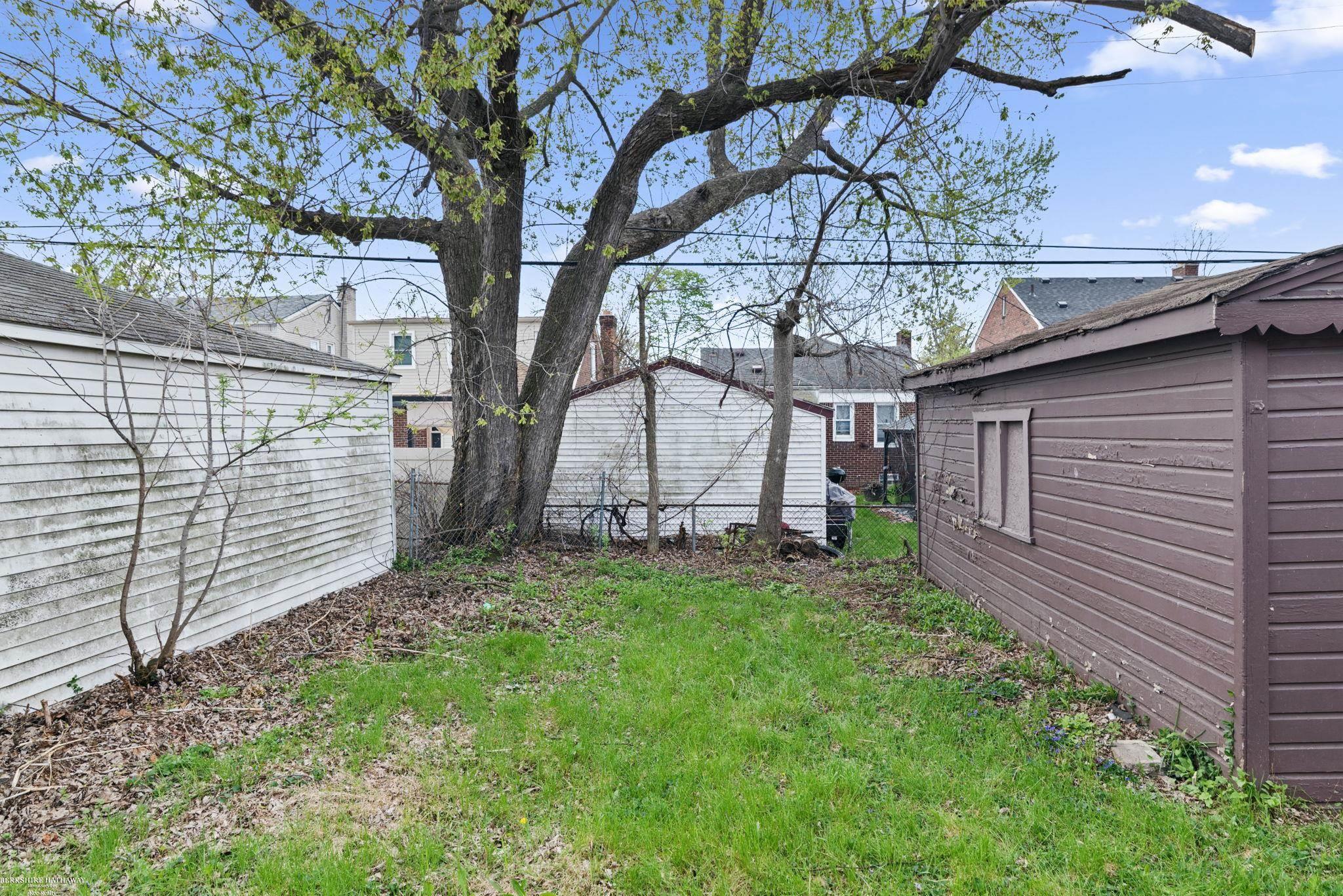 17583 Huntington Road, Detroit, MI, 48219