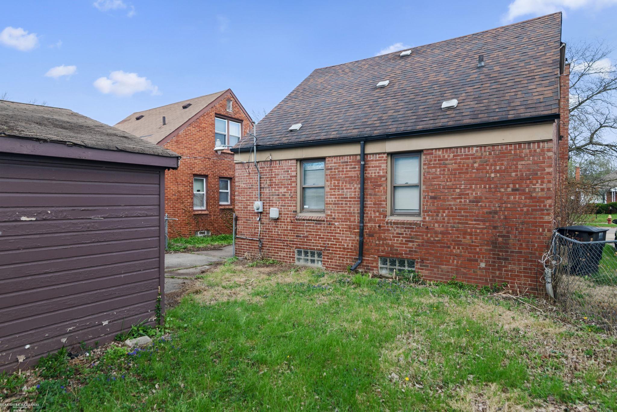 17583 Huntington Road, Detroit, MI, 48219