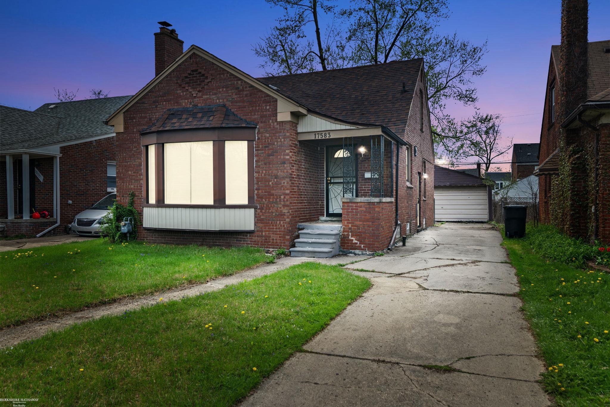 17583 Huntington Road, Detroit, MI, 48219