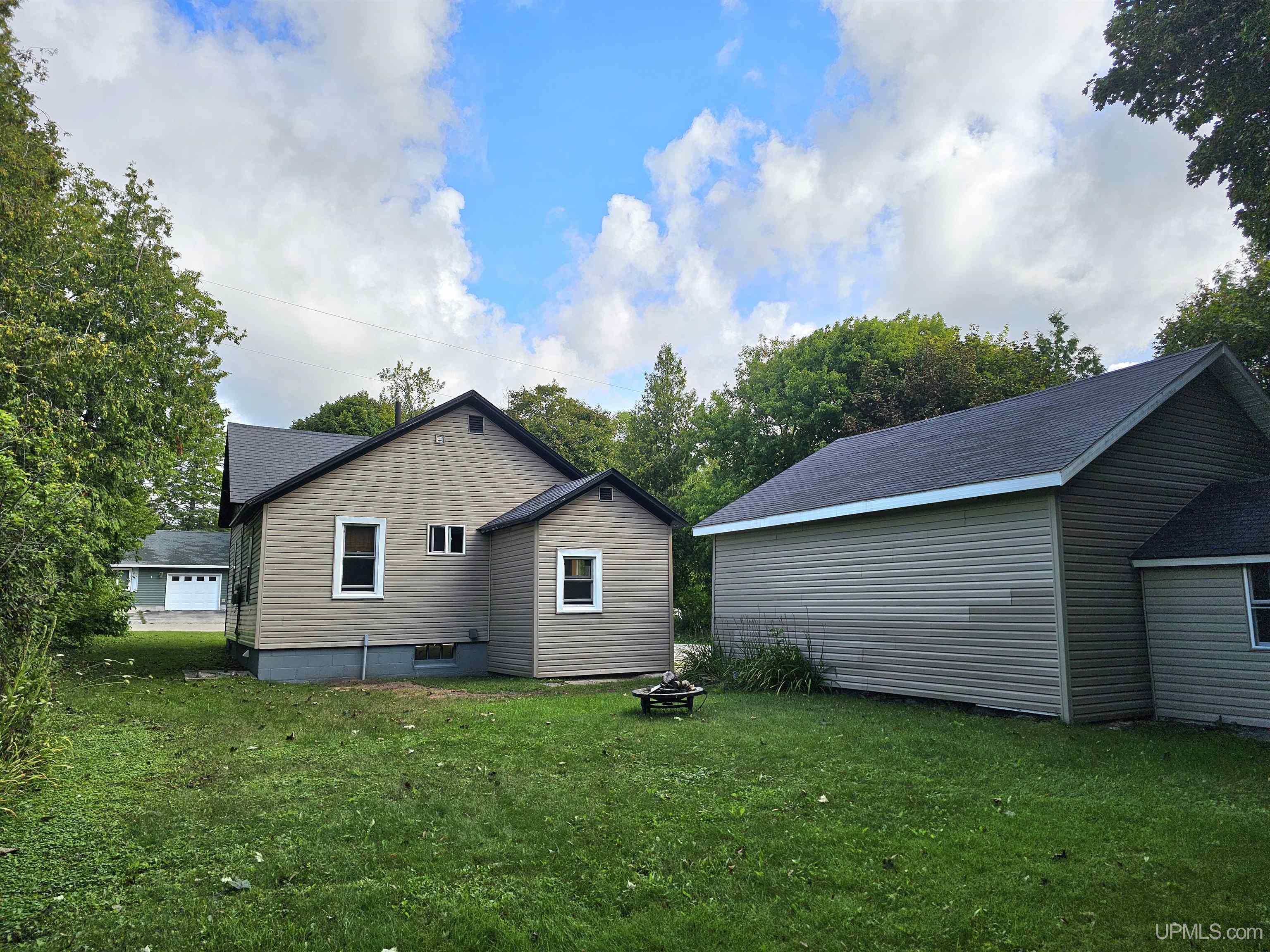 803 Manistique Avenue, Manistique, MI, 49854