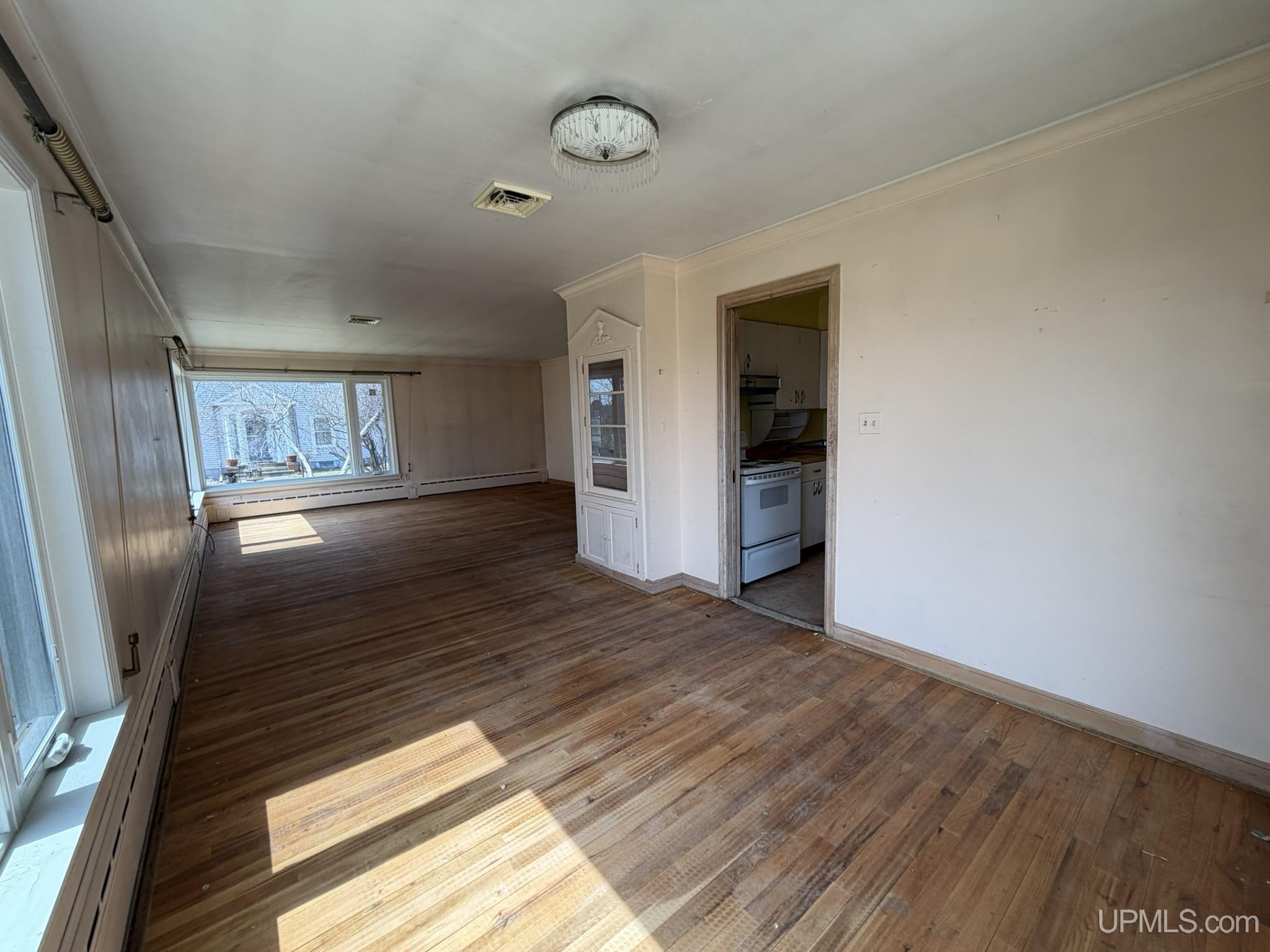 811 W Brown Street, Iron Mountain, MI, 49801