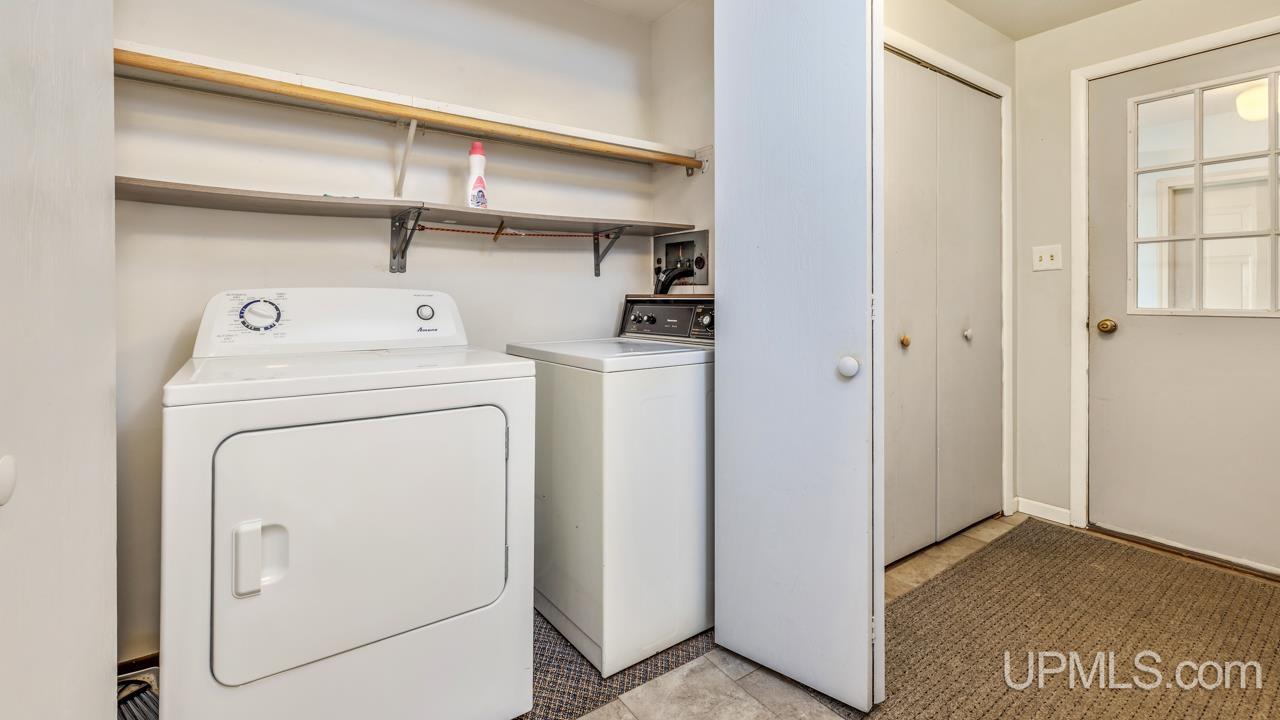 7405 Sunset S.75 Lane, Rapid River, MI, 49878