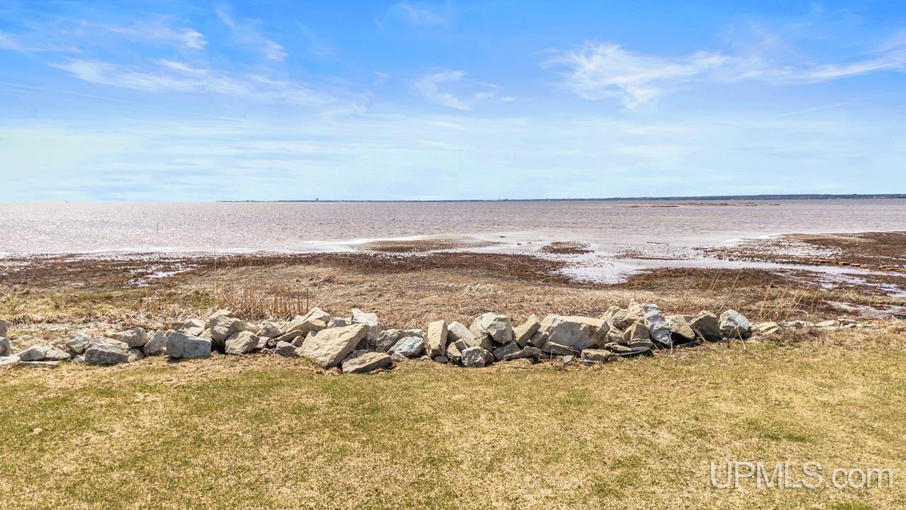 7405 Sunset S.75 Lane, Rapid River, MI, 49878