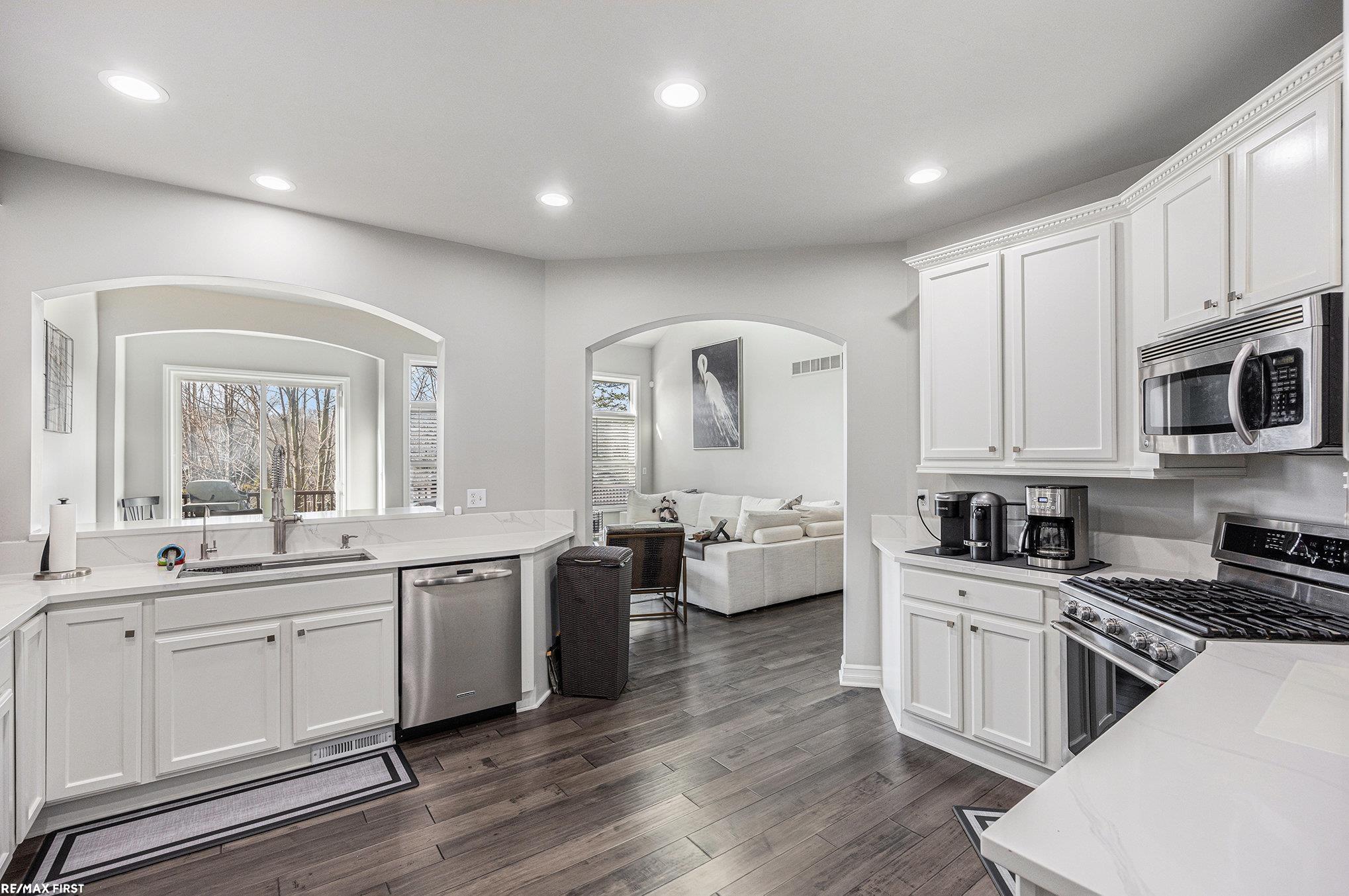 21114 Lilac Lane, Clinton Township, MI, 48036-5012