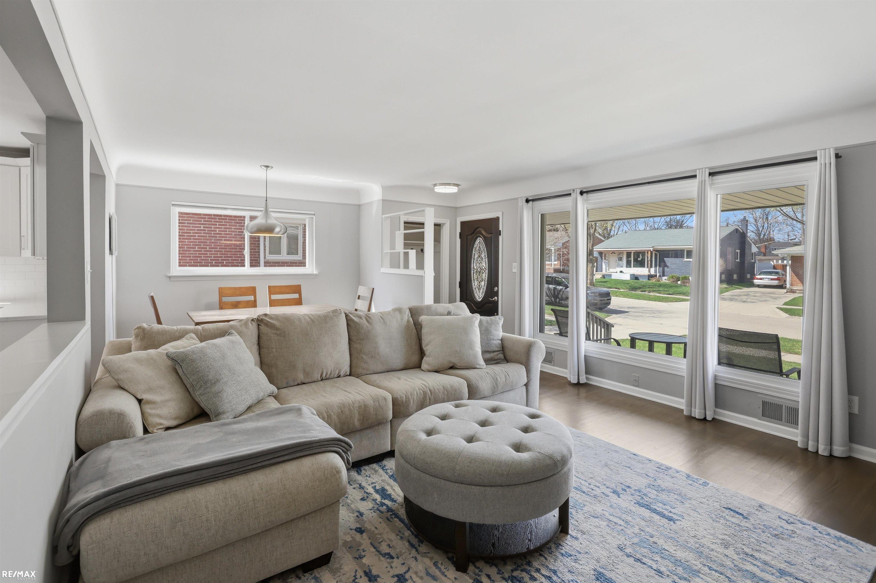 801 W Baker Avenue, Clawson, MI, 48017