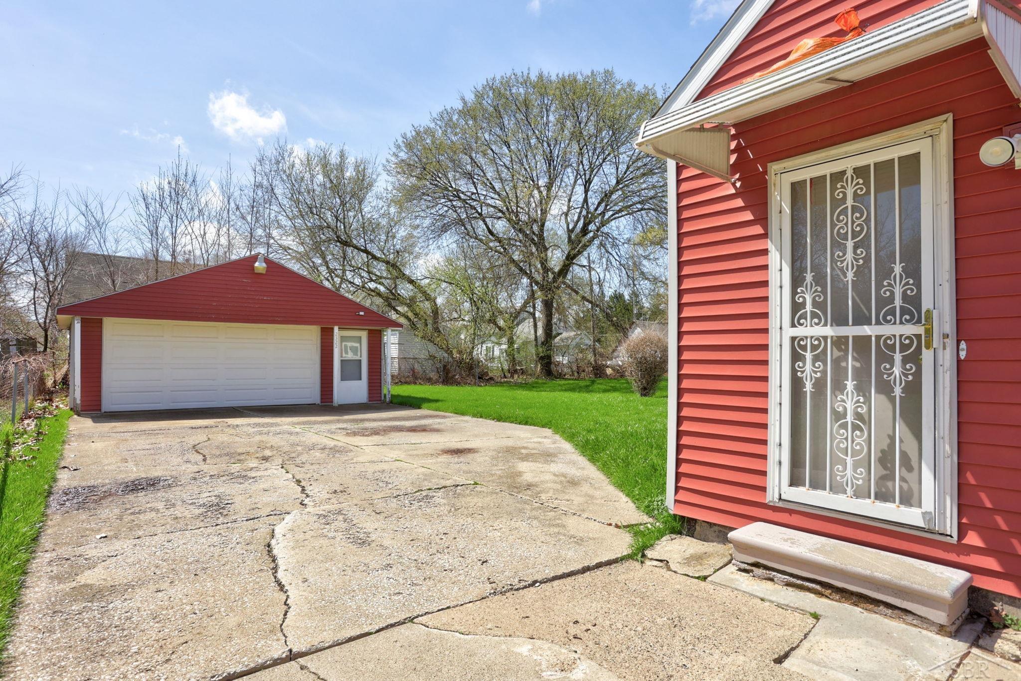 2322 Bancroft Street, Saginaw, MI, 48601