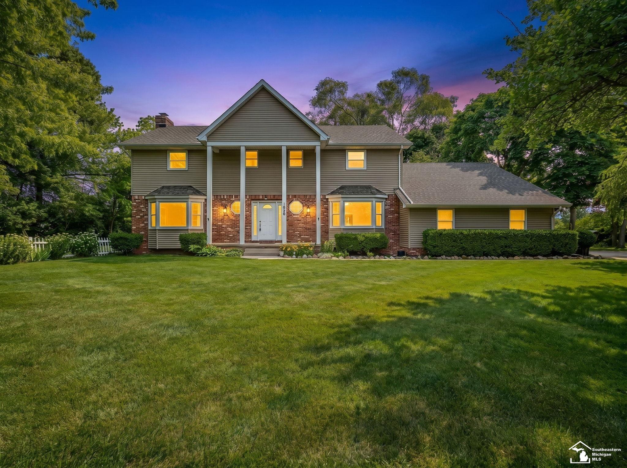 Homes for sale in Monroe, MI | 1060 Hollywood Dr, Monroe, MI 48162 | MLS# 50205093