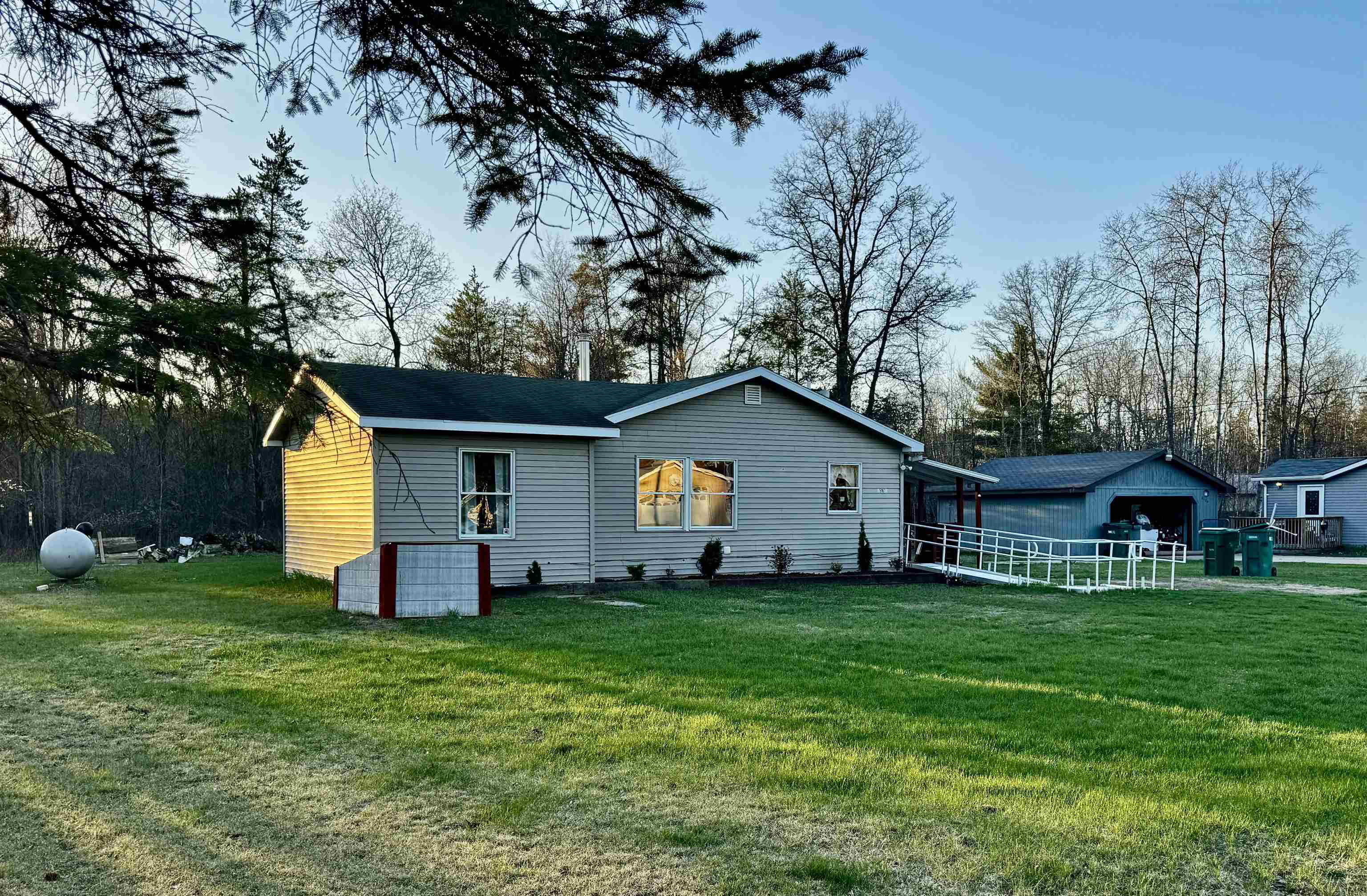 Flat Rock, MI, 48134 2707