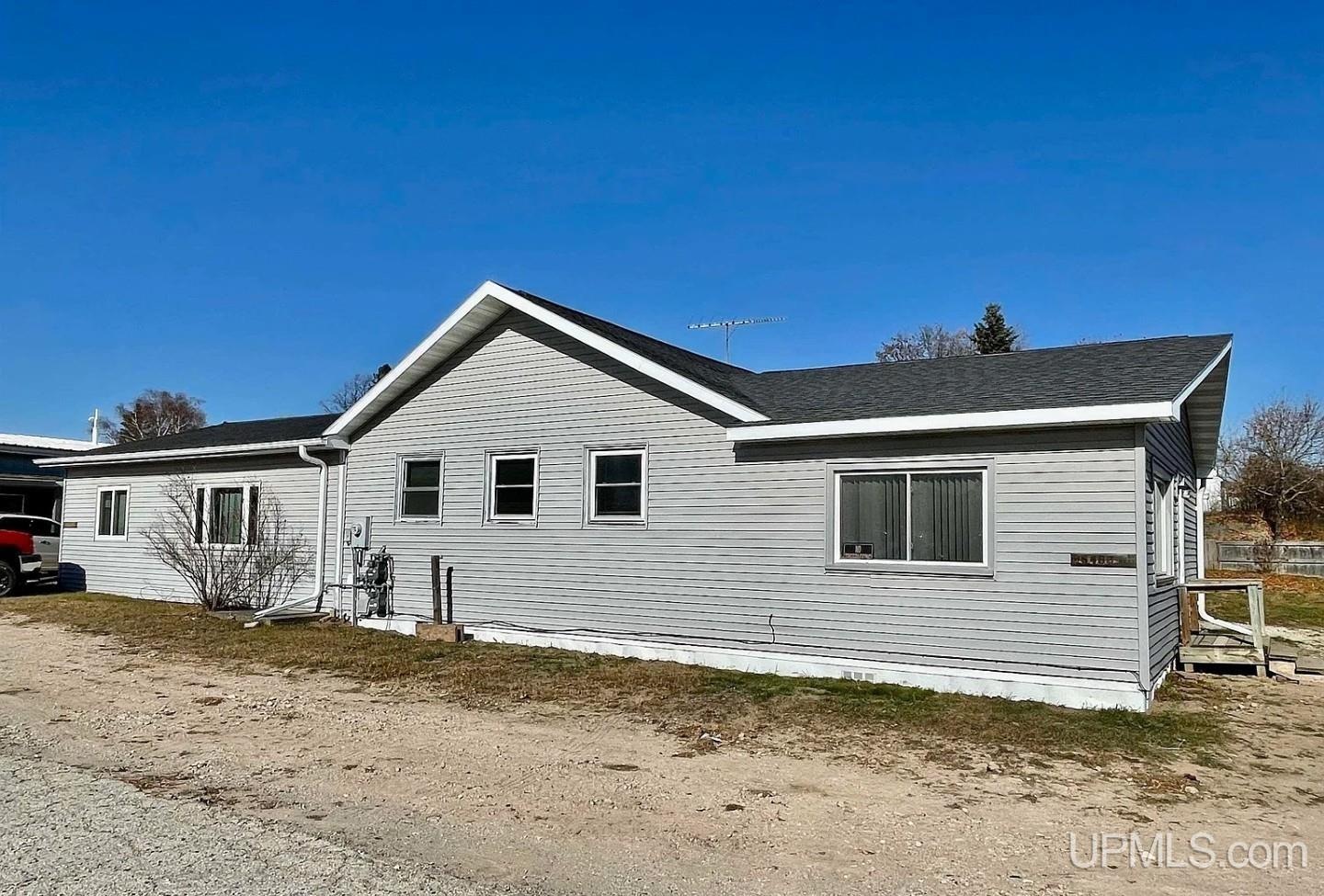5466 W Third Street