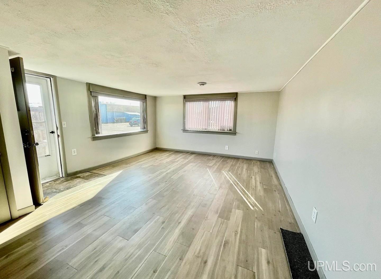 5466 W Third Street