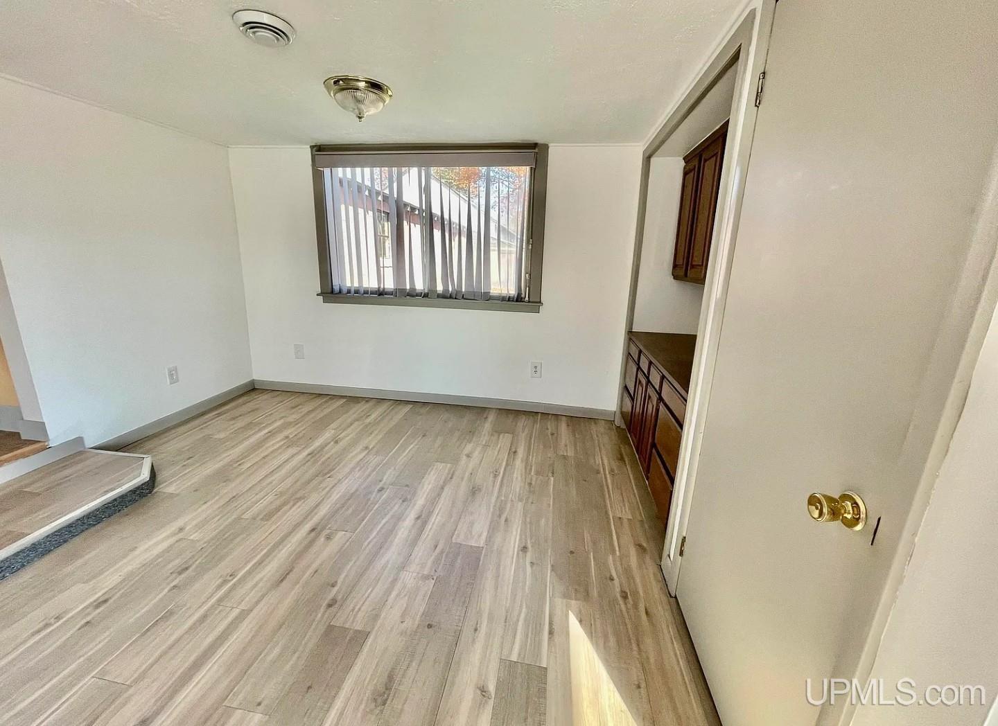 5466 W Third Street