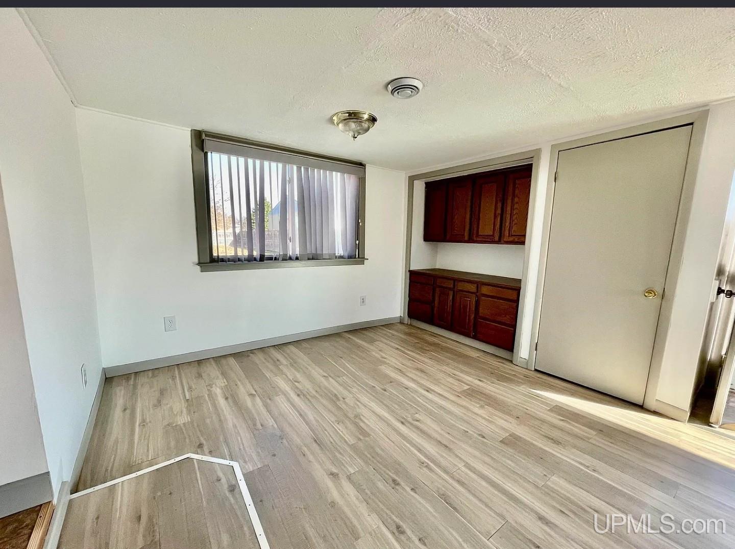 5466 W Third Street