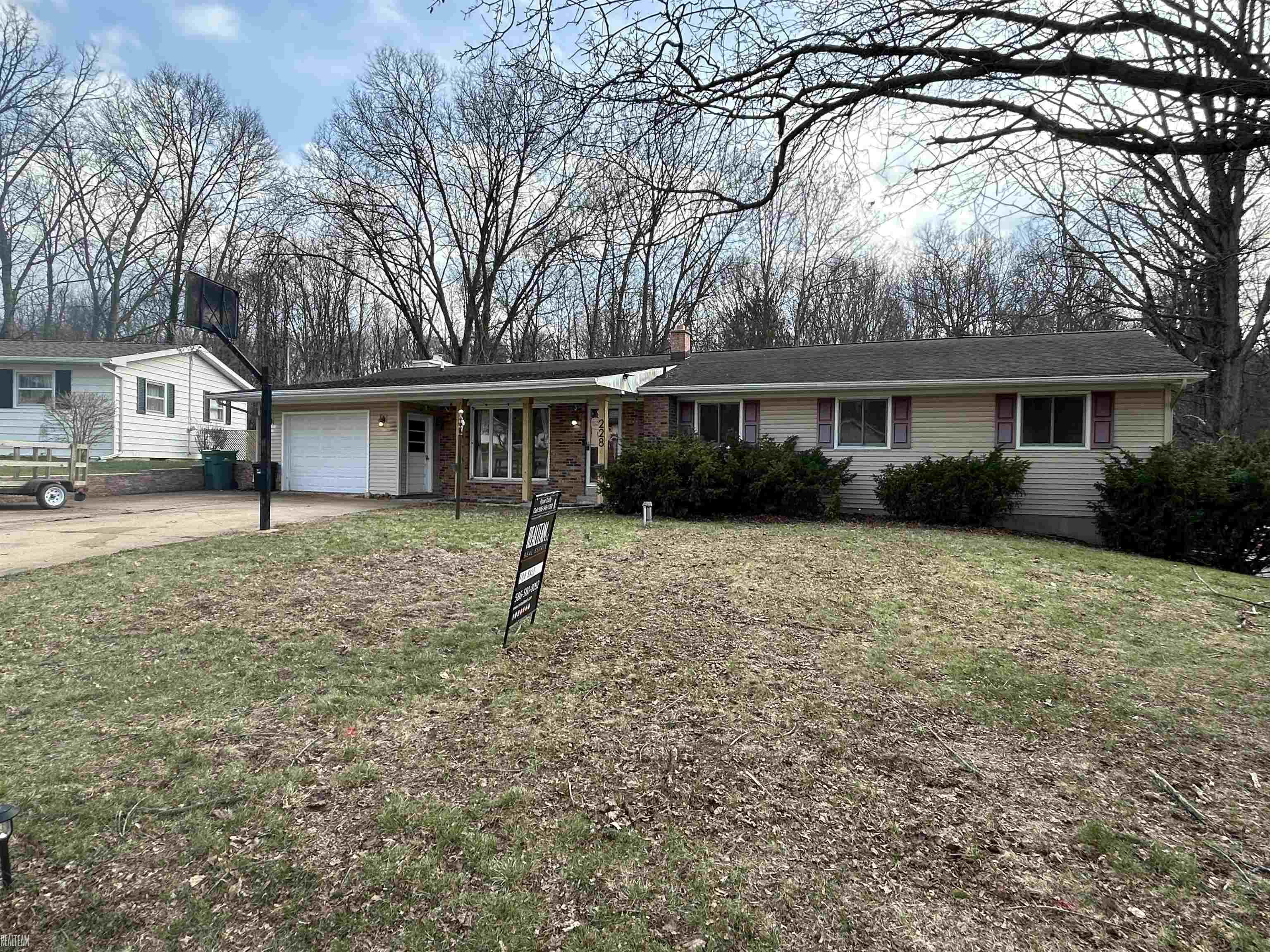 228 Indian Road, Pennfield, MI, 49017