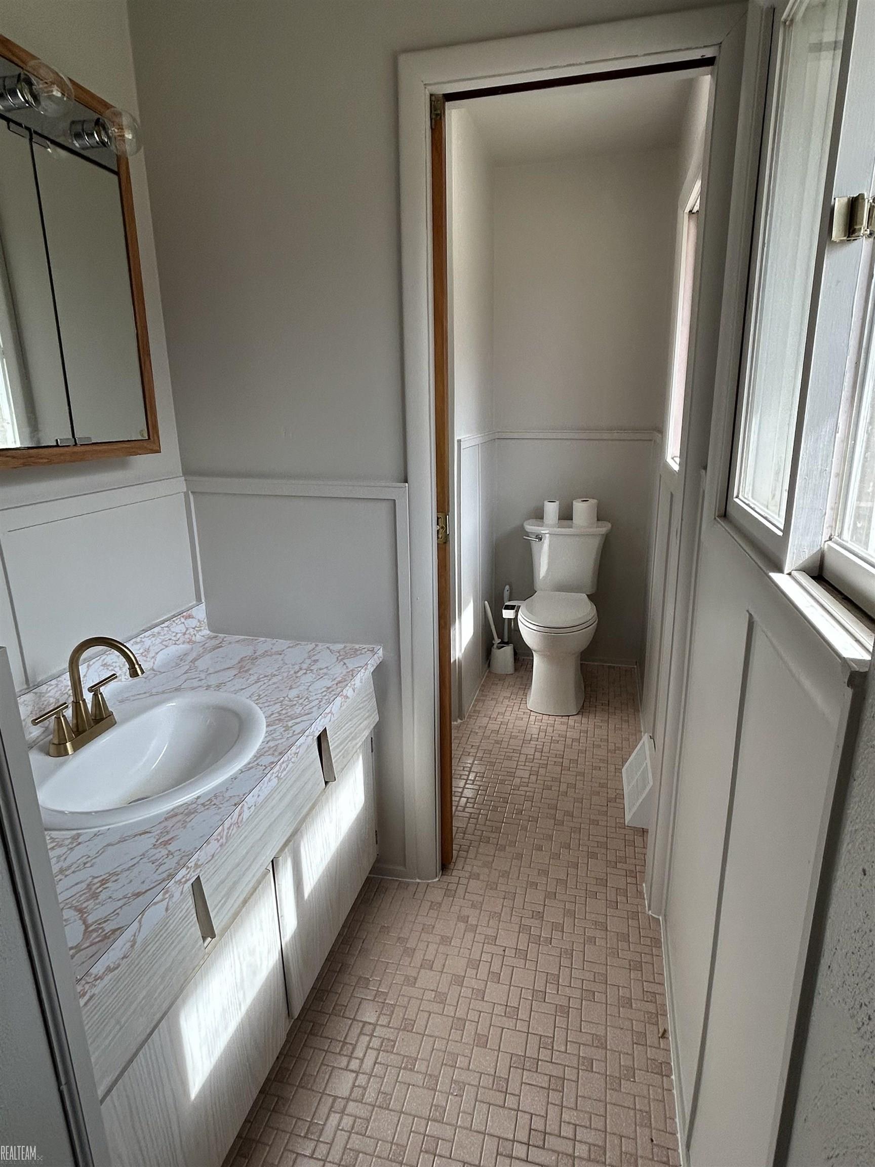 228 Indian Road, Pennfield, MI, 49017