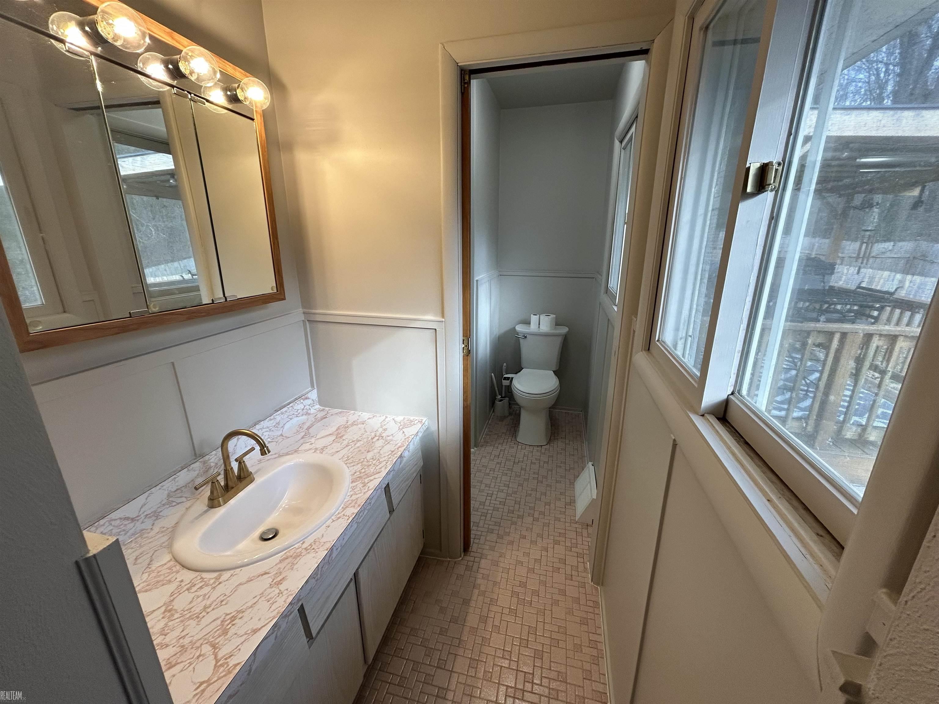 228 Indian Road, Pennfield, MI, 49017