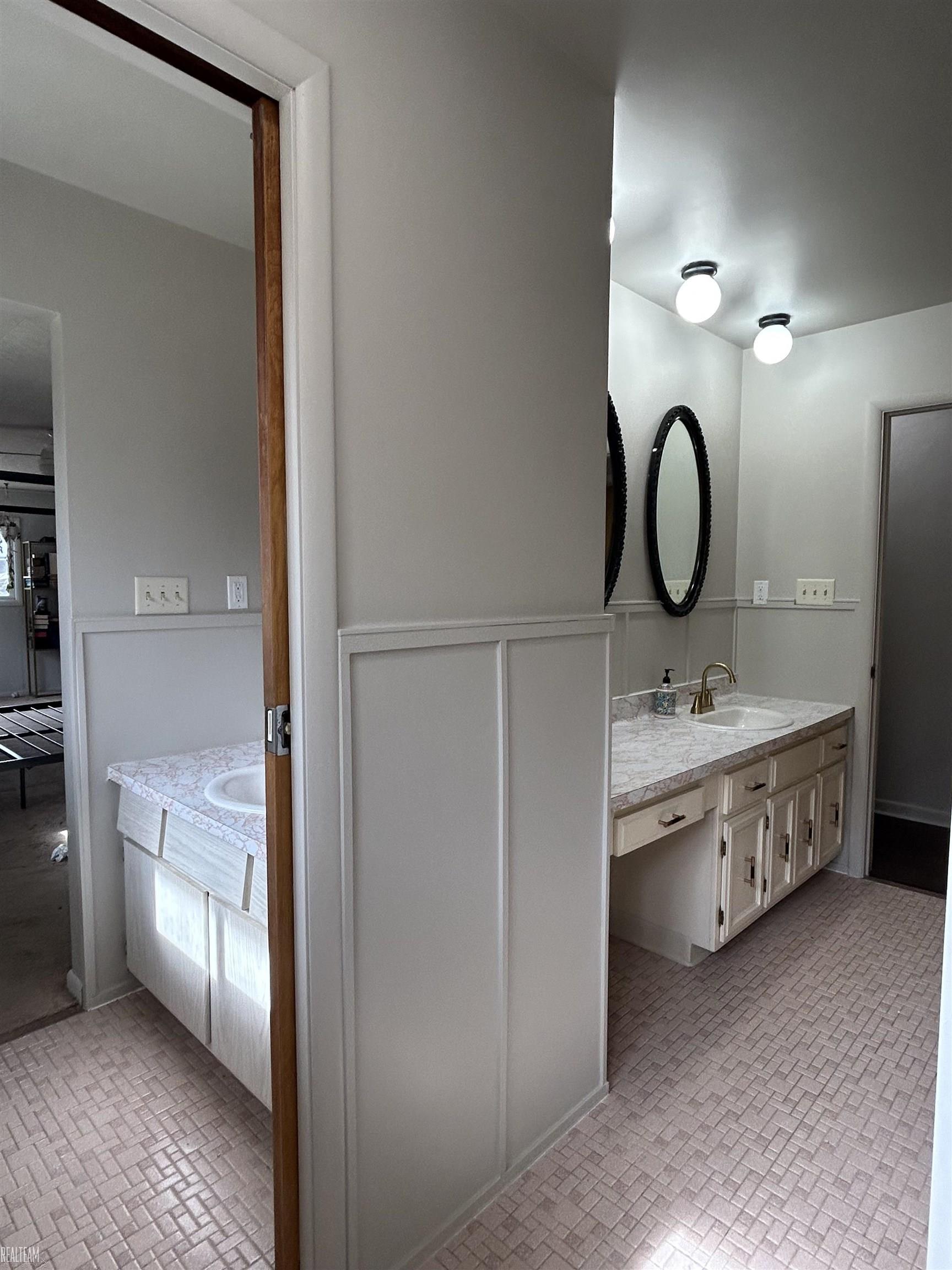 228 Indian Road, Pennfield, MI, 49017