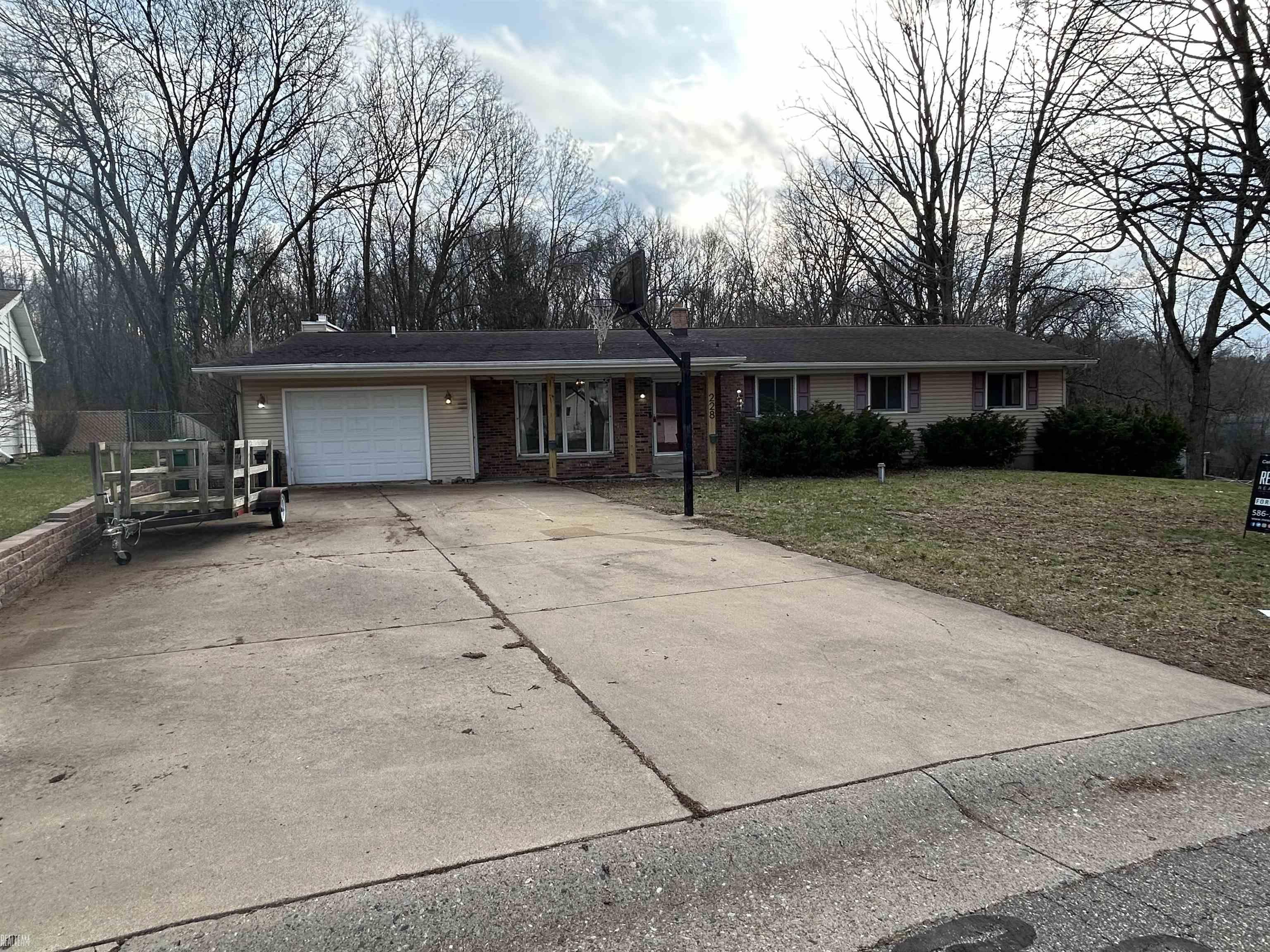 228 Indian Road, Pennfield, MI, 49017