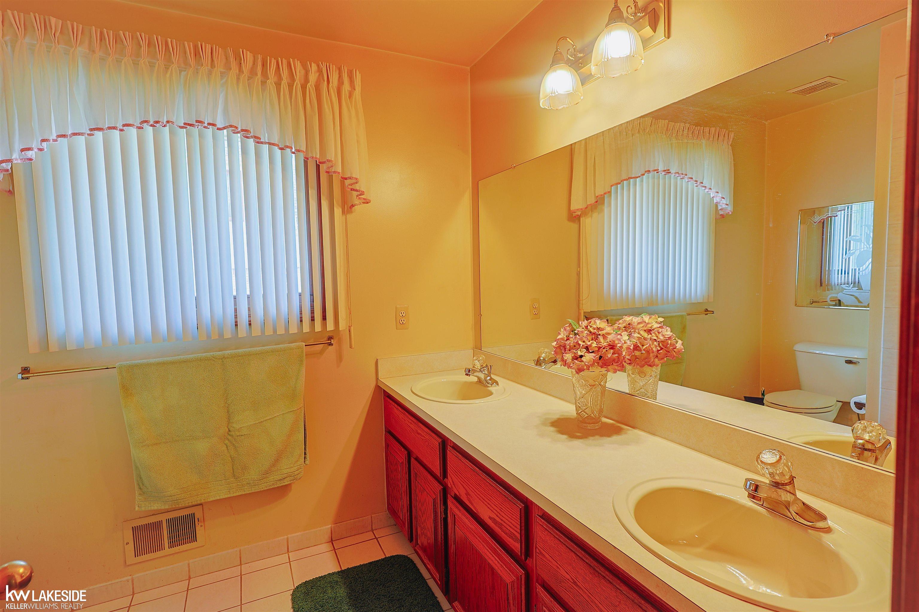 53710 Wellington Drive, Shelby, MI, 48315