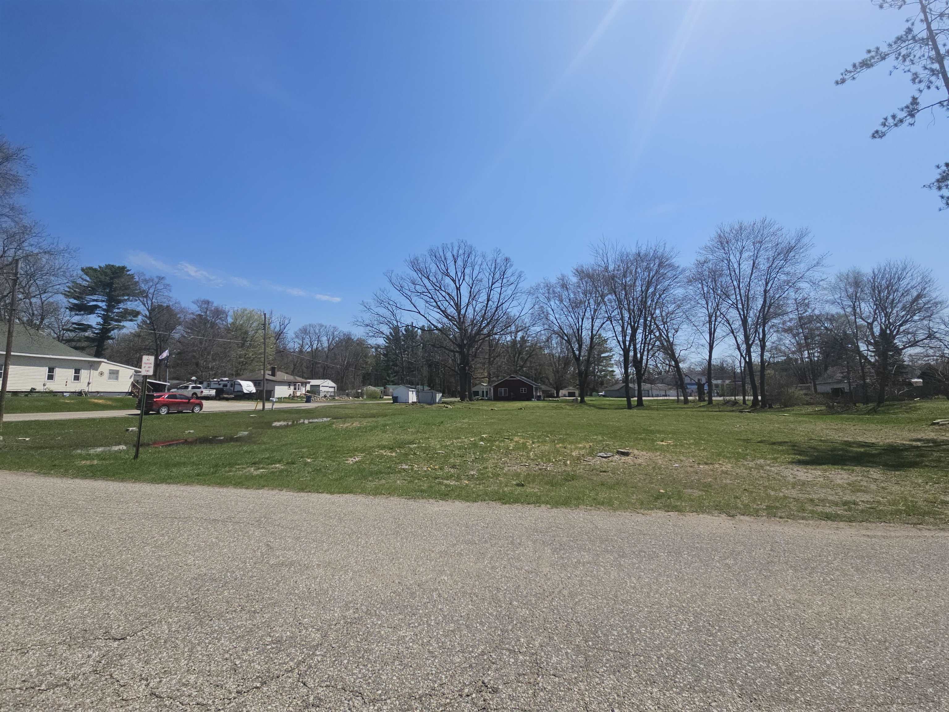 112 Pine Street, Sanford, MI, 48532-2147