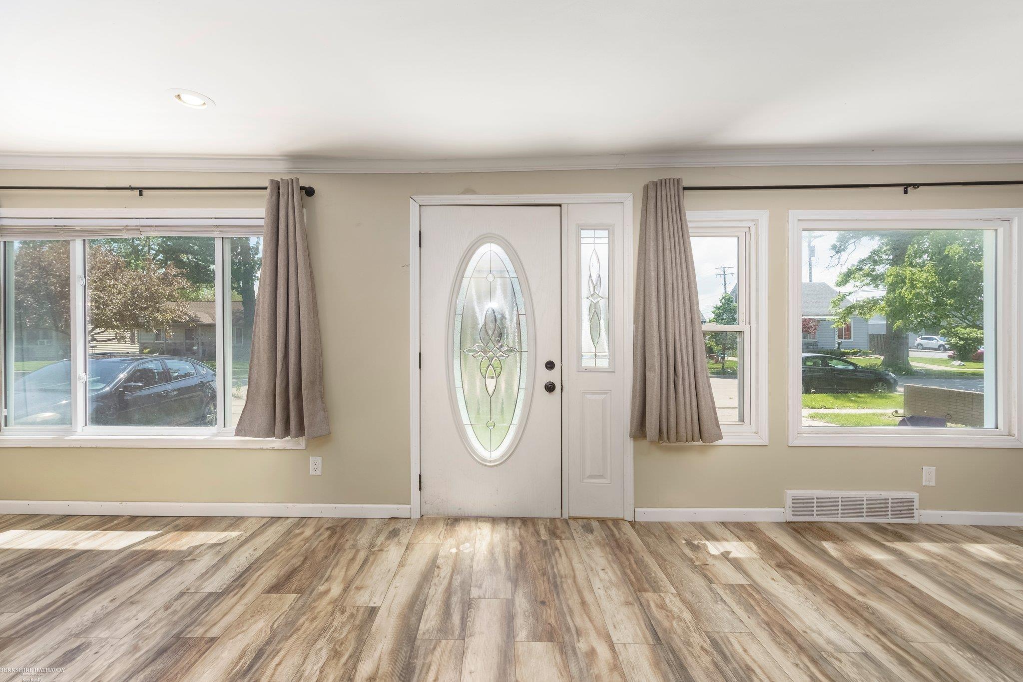 21525 Brys Drive, Saint Clair Shores, MI, 48080