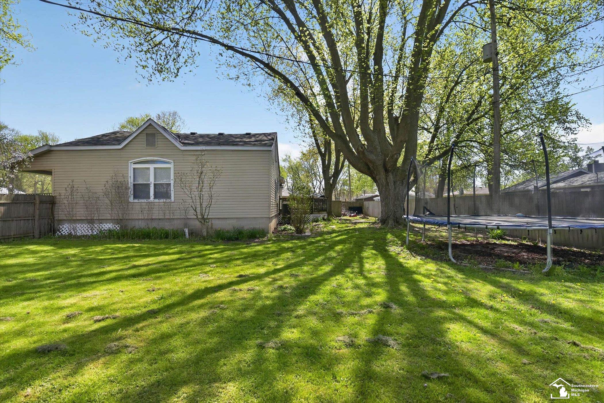 7795 Glenfield Drive, Monroe, MI, 48161