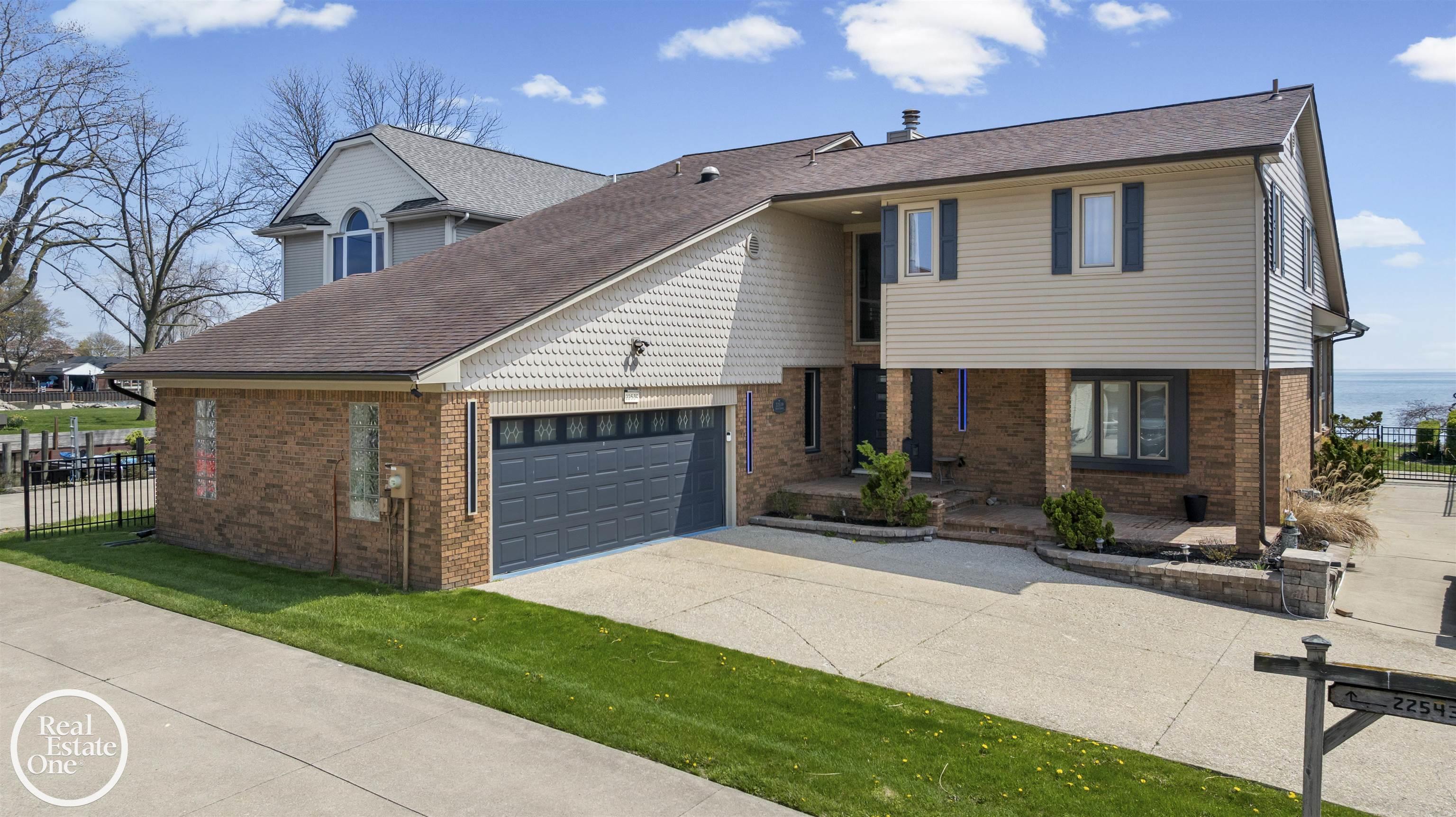 22539 Maple Street, Saint Clair Shores, MI, 48081