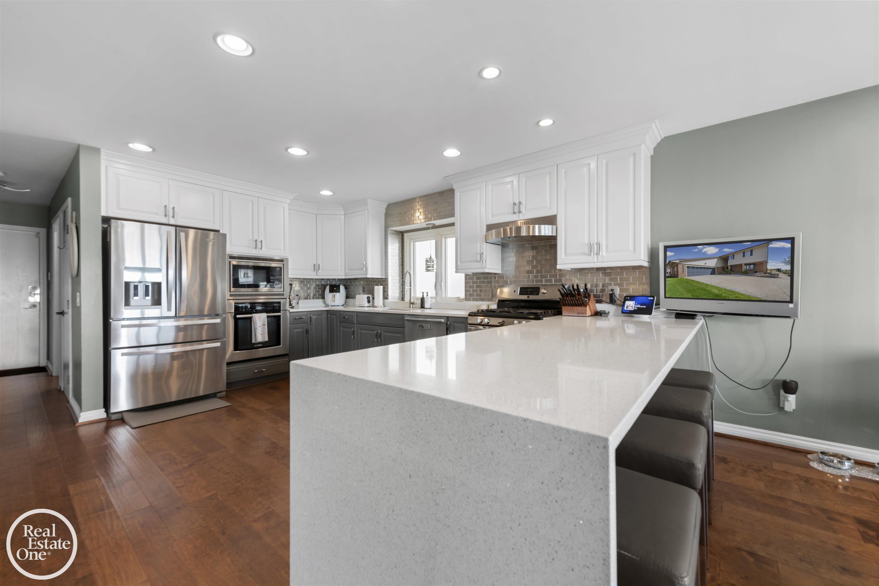 22539 Maple Street, Saint Clair Shores, MI, 48081