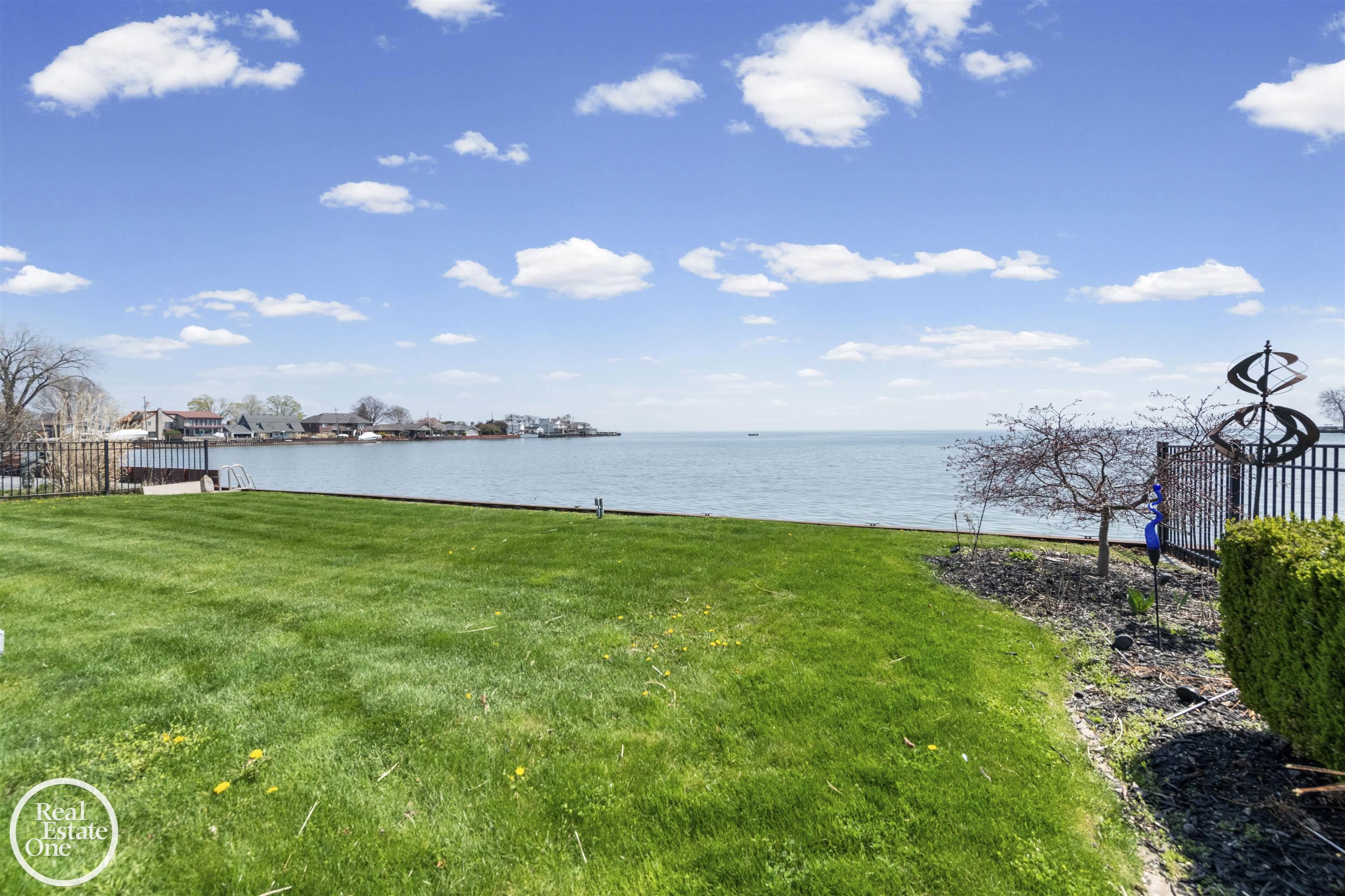 22539 Maple Street, Saint Clair Shores, MI, 48081