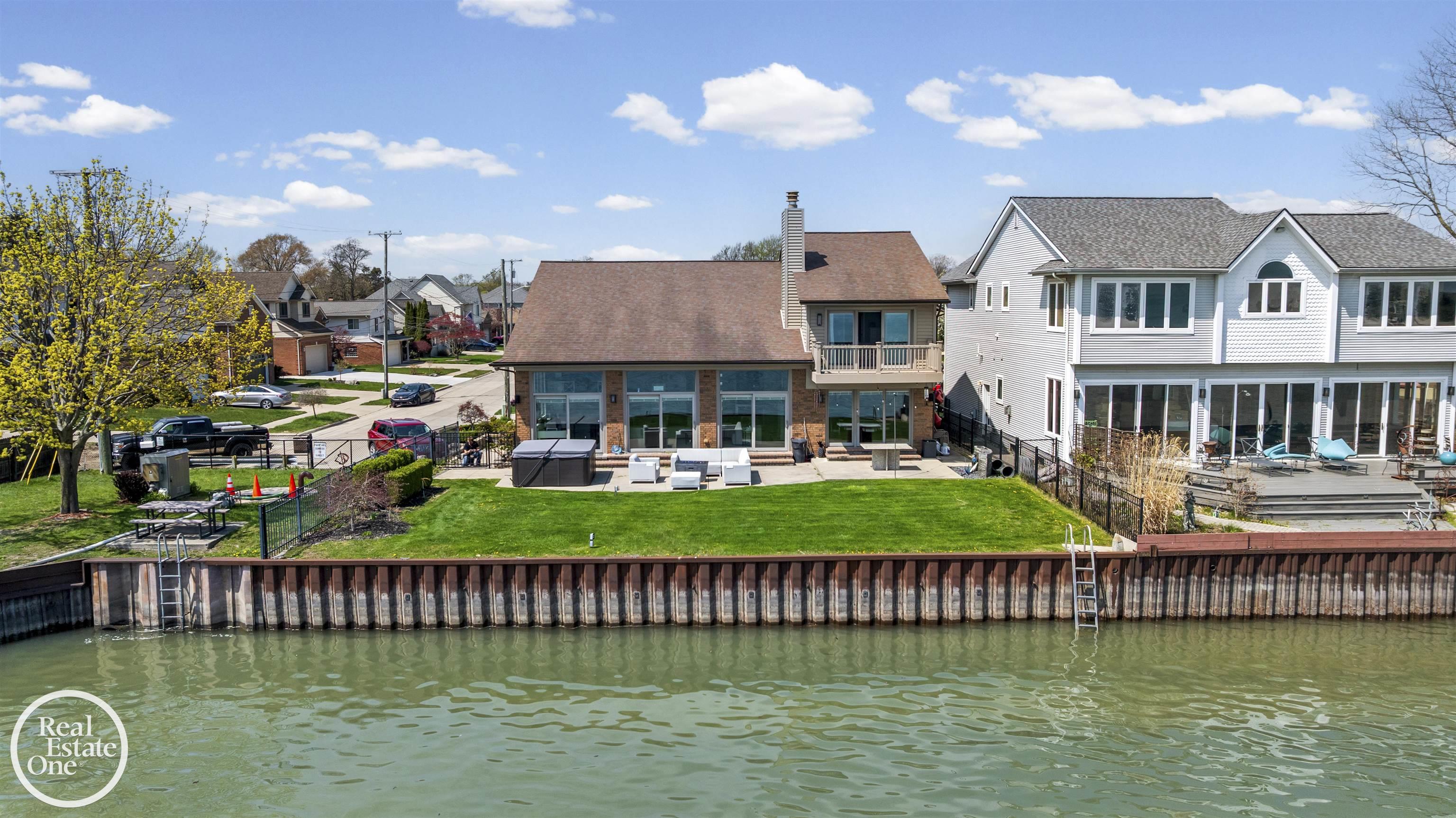 22539 Maple Street, Saint Clair Shores, MI, 48081