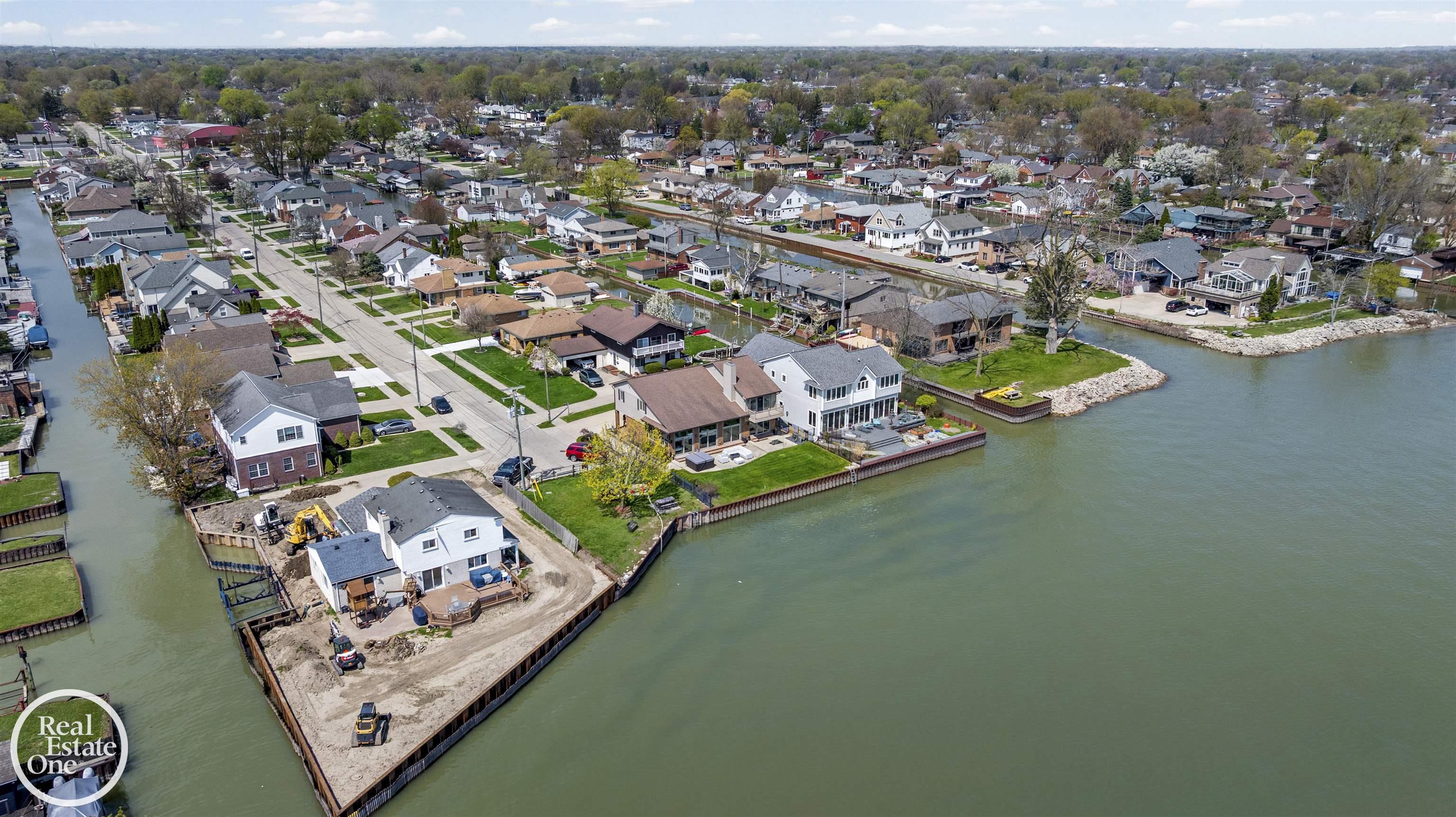 22539 Maple Street, Saint Clair Shores, MI, 48081