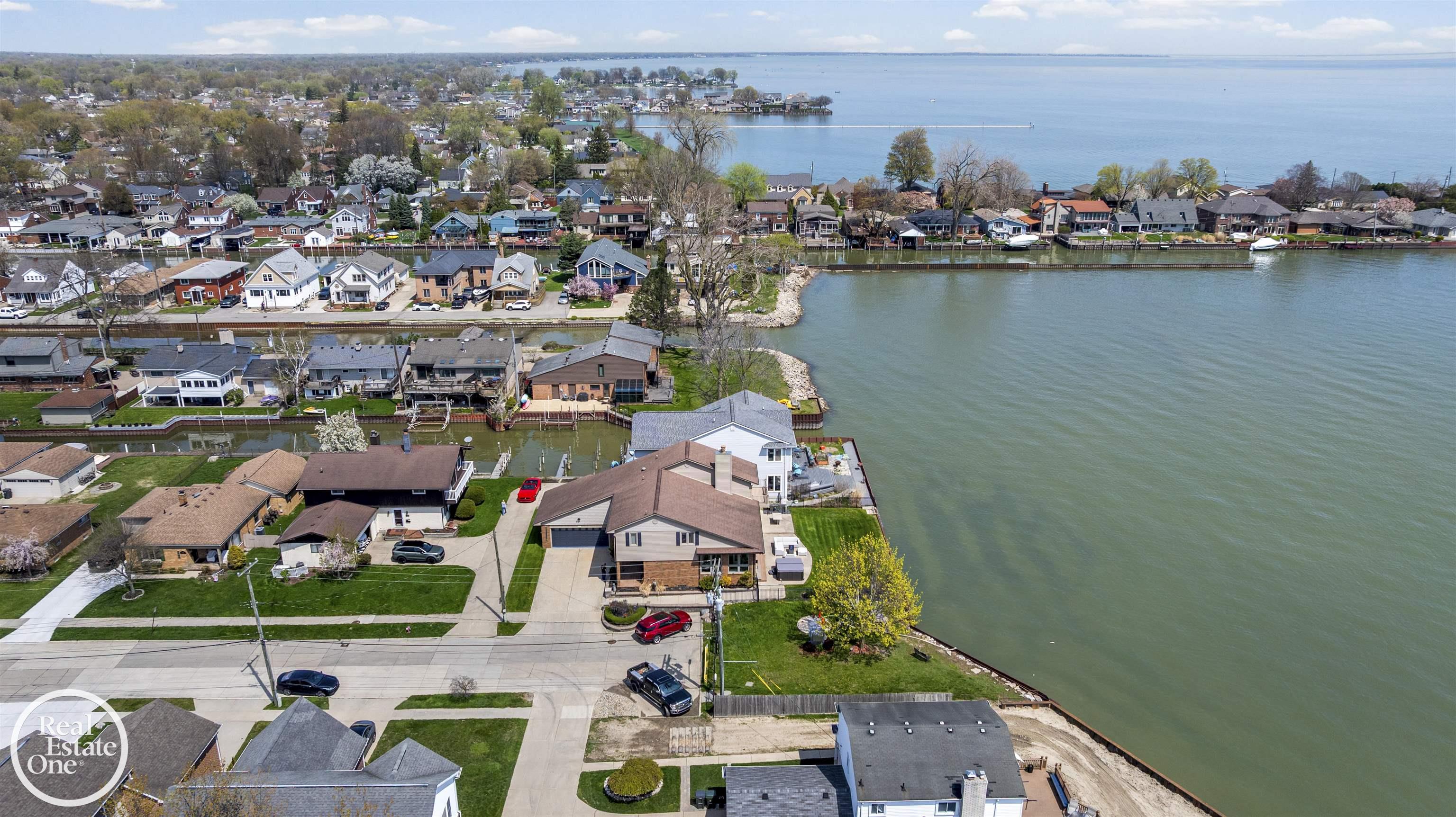 22539 Maple Street, Saint Clair Shores, MI, 48081