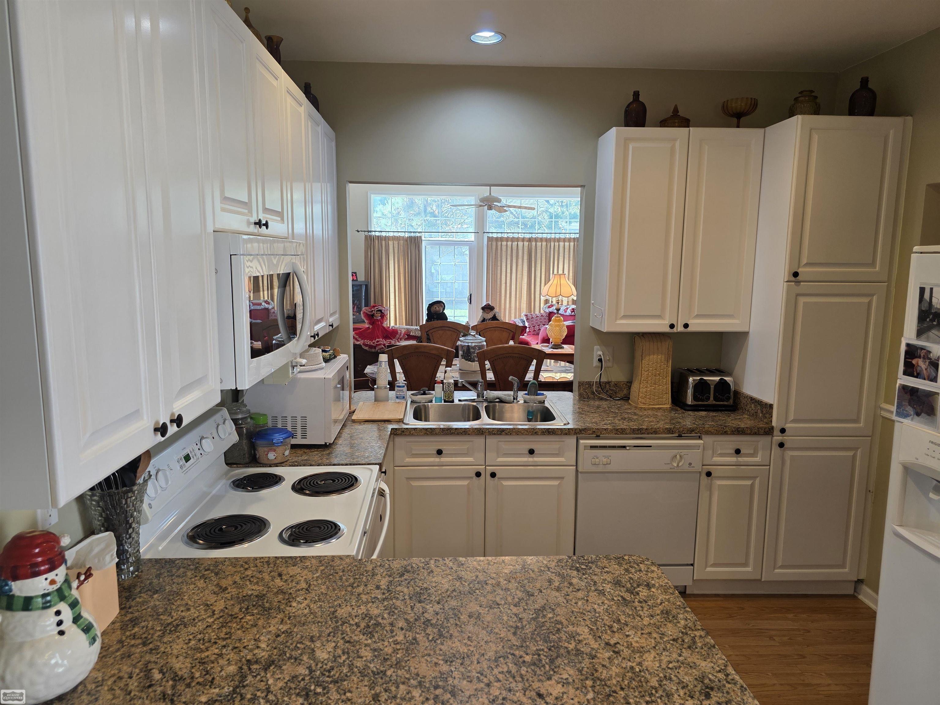 13313 Wyndemere Circle, Sterling Heights, MI, 48313