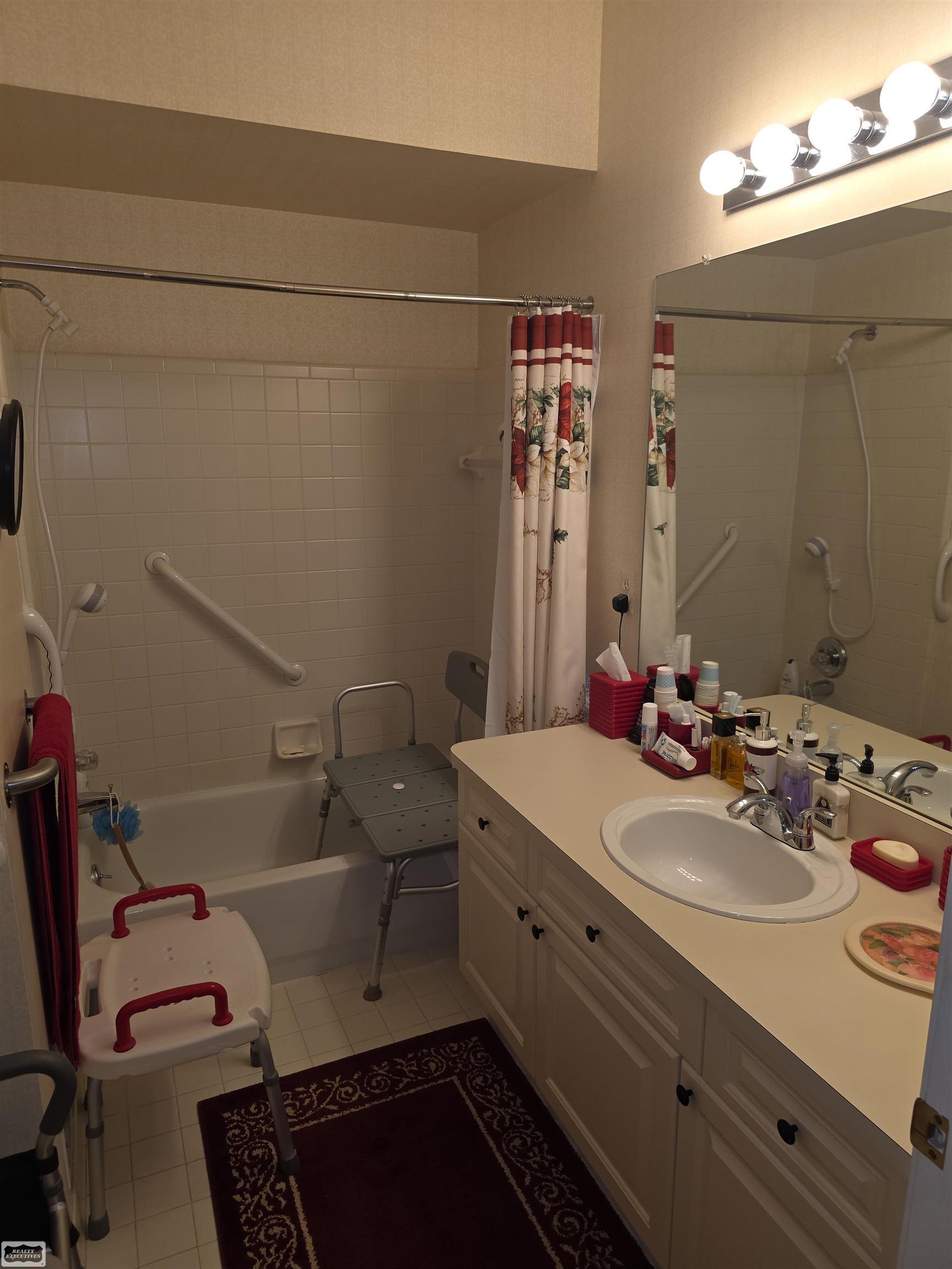 13313 Wyndemere Circle, Sterling Heights, MI, 48313