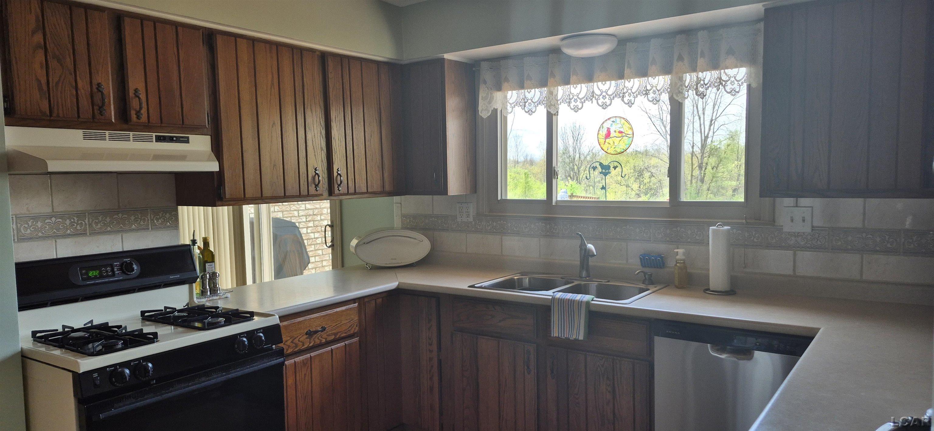 9300 Matthews Highway, Tecumseh, MI, 49286