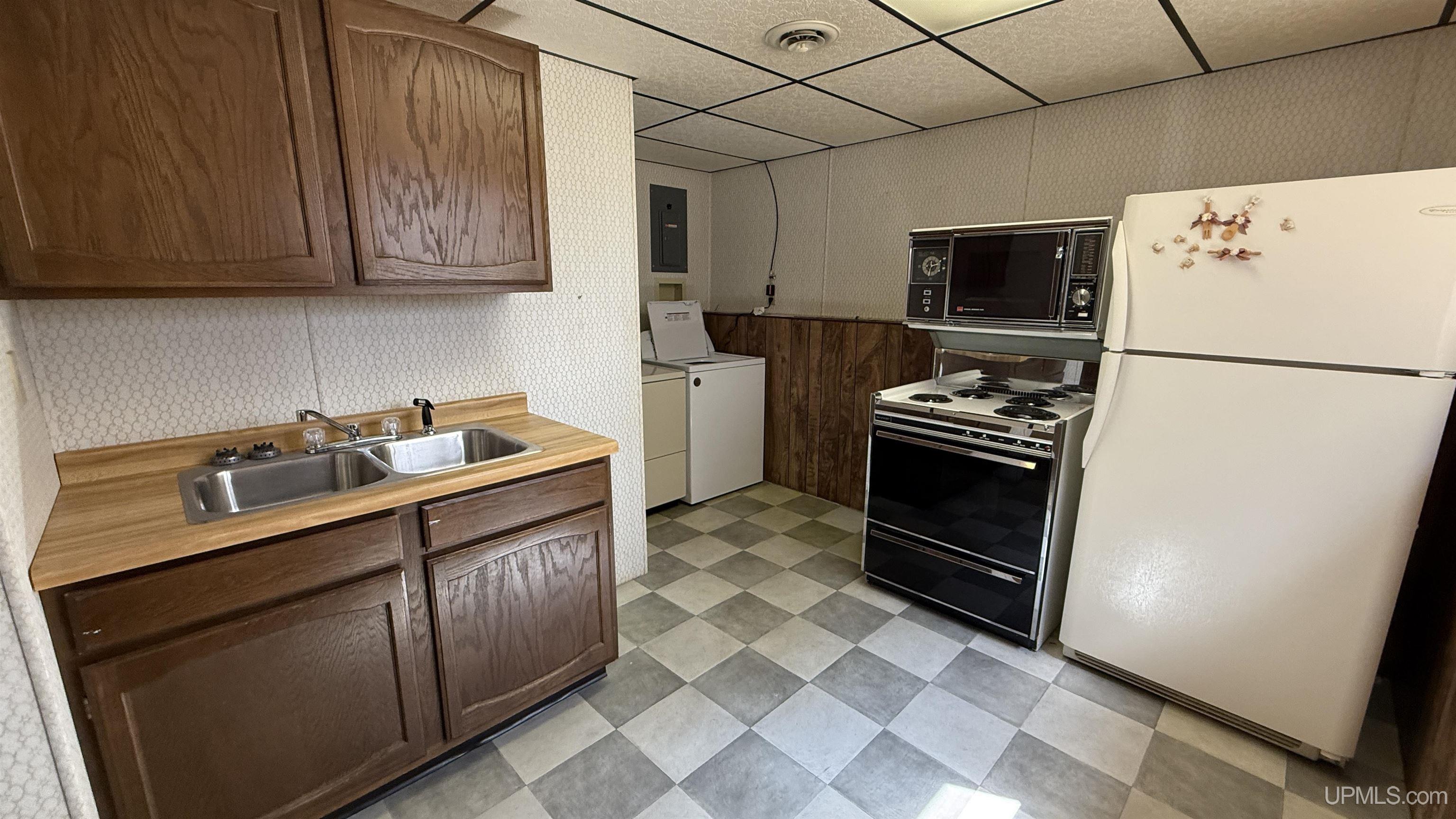 E5663 Newport Street, Ironwood, MI, 49938