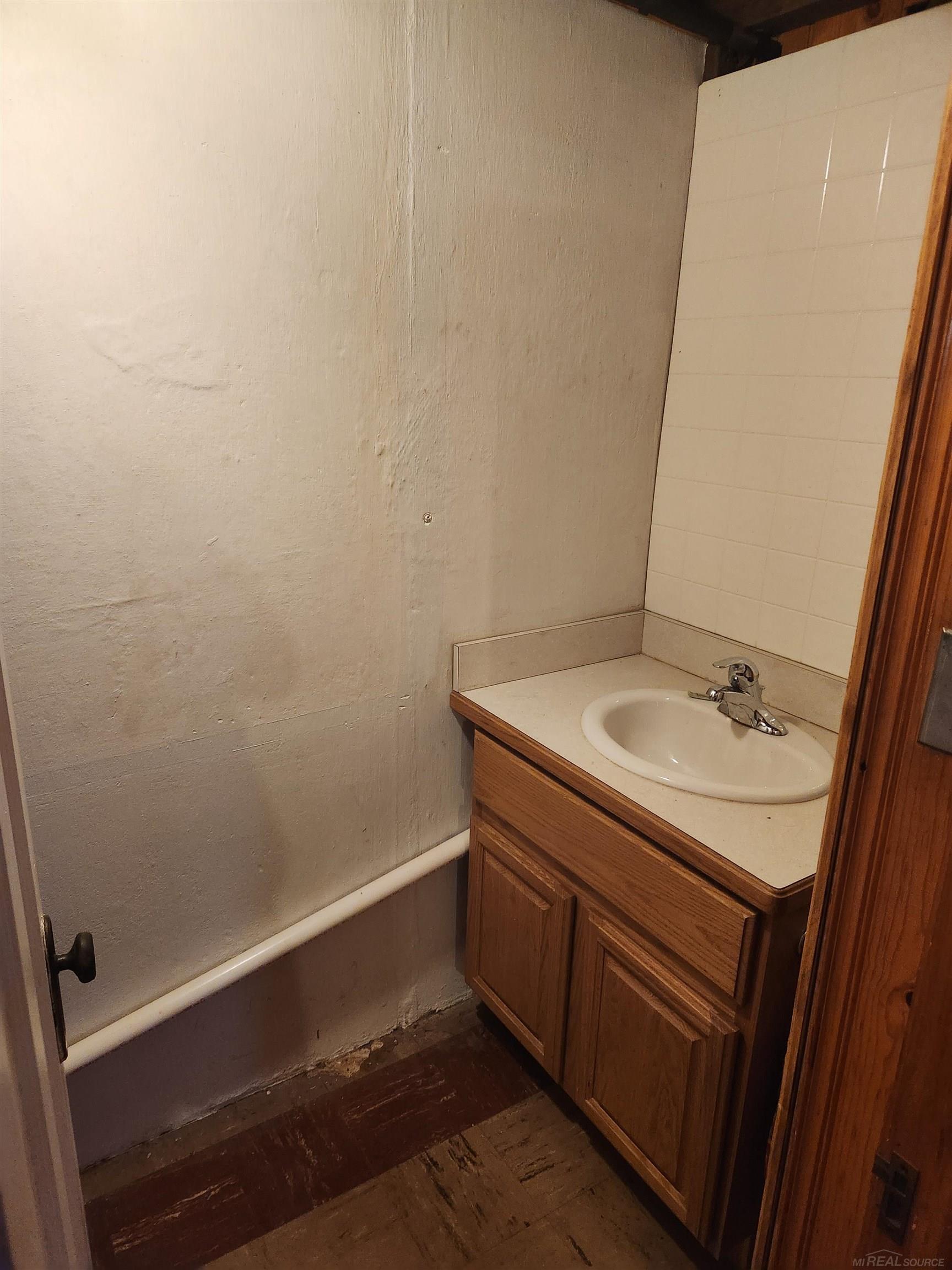 22966 California Street, Saint Clair Shores, MI, 48080