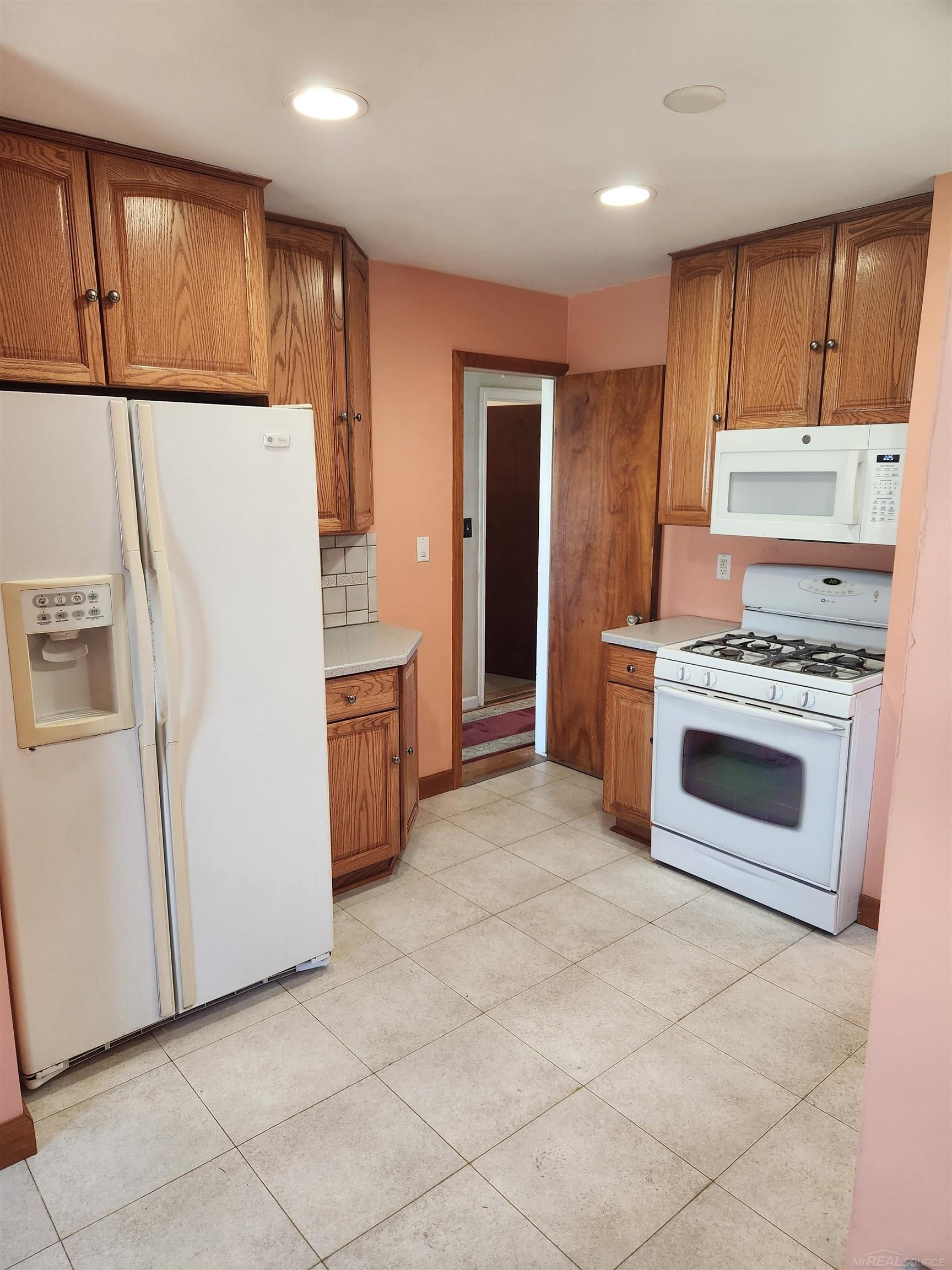 22966 California Street, Saint Clair Shores, MI, 48080