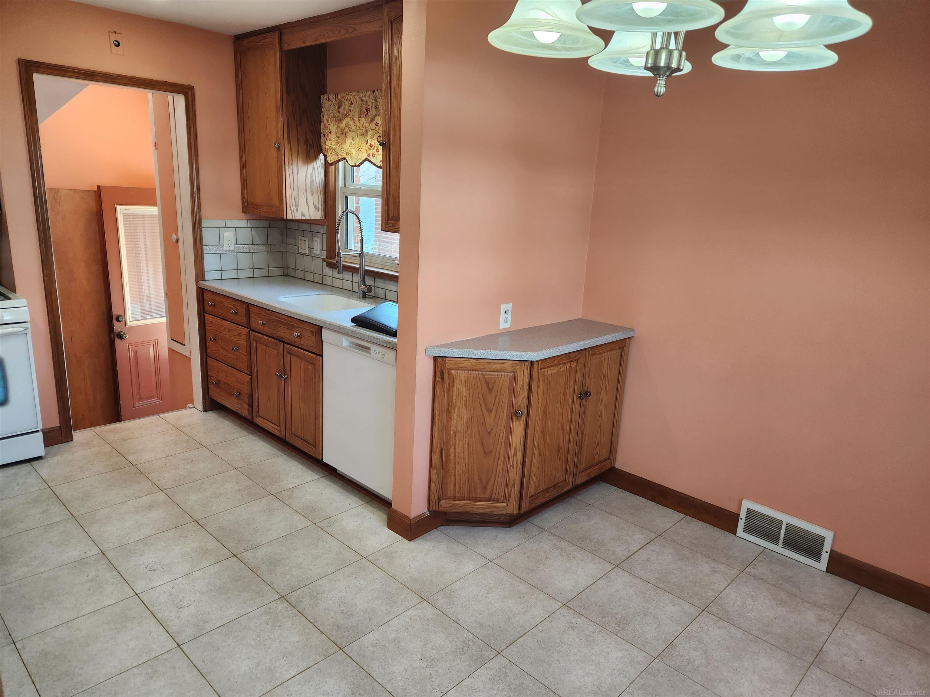 22966 California Street, Saint Clair Shores, MI, 48080