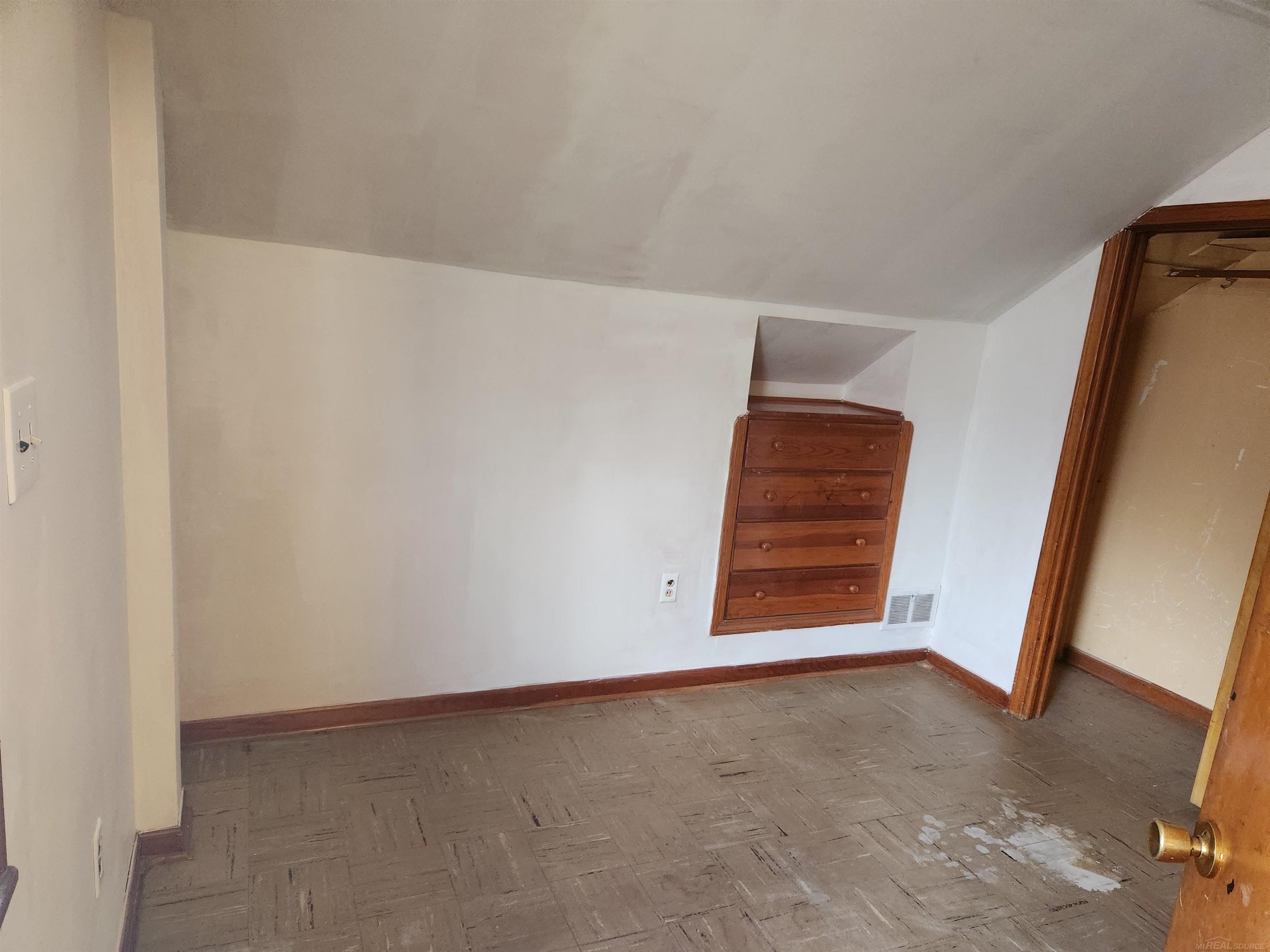 22966 California Street, Saint Clair Shores, MI, 48080