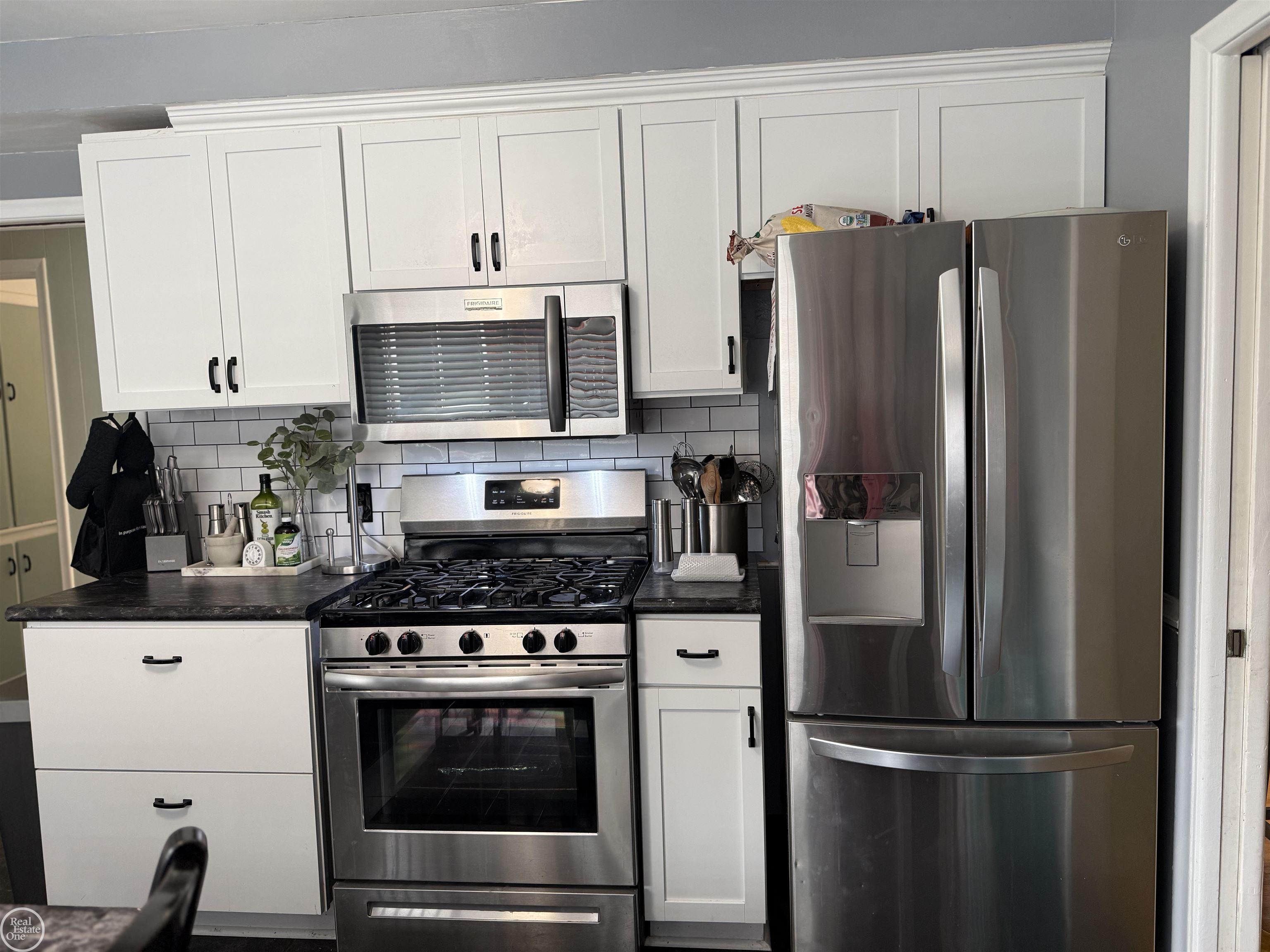 8053 Virginia Park Street, Center Line, MI, 48015