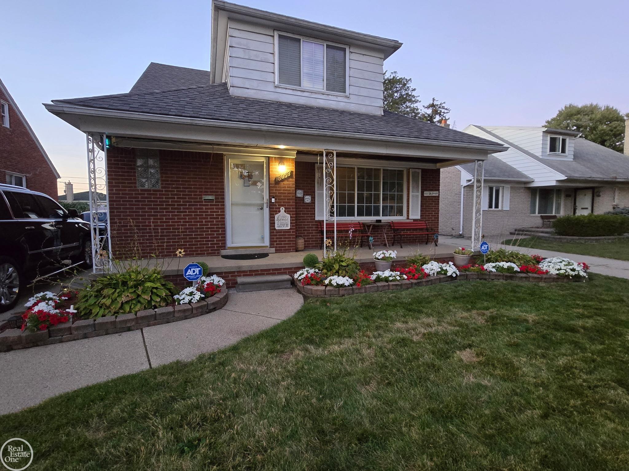 8053 Virginia Park Street, Center Line, MI, 48015