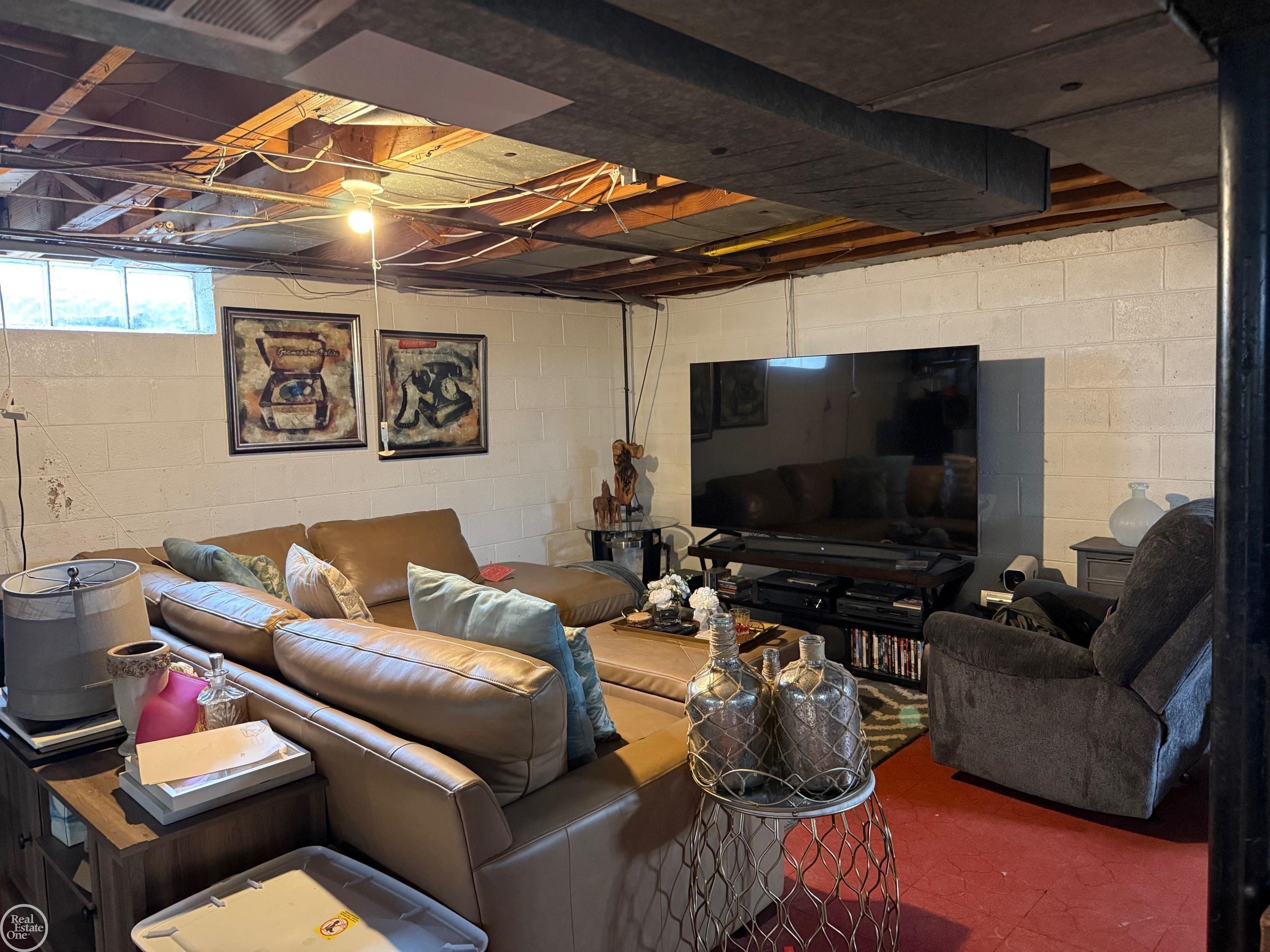 8053 Virginia Park Street, Center Line, MI, 48015