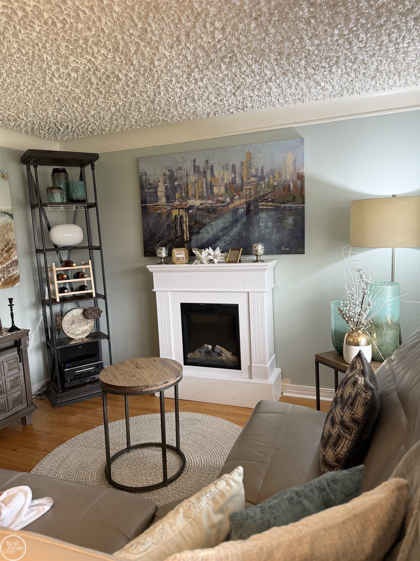 8053 Virginia Park Street, Center Line, MI, 48015