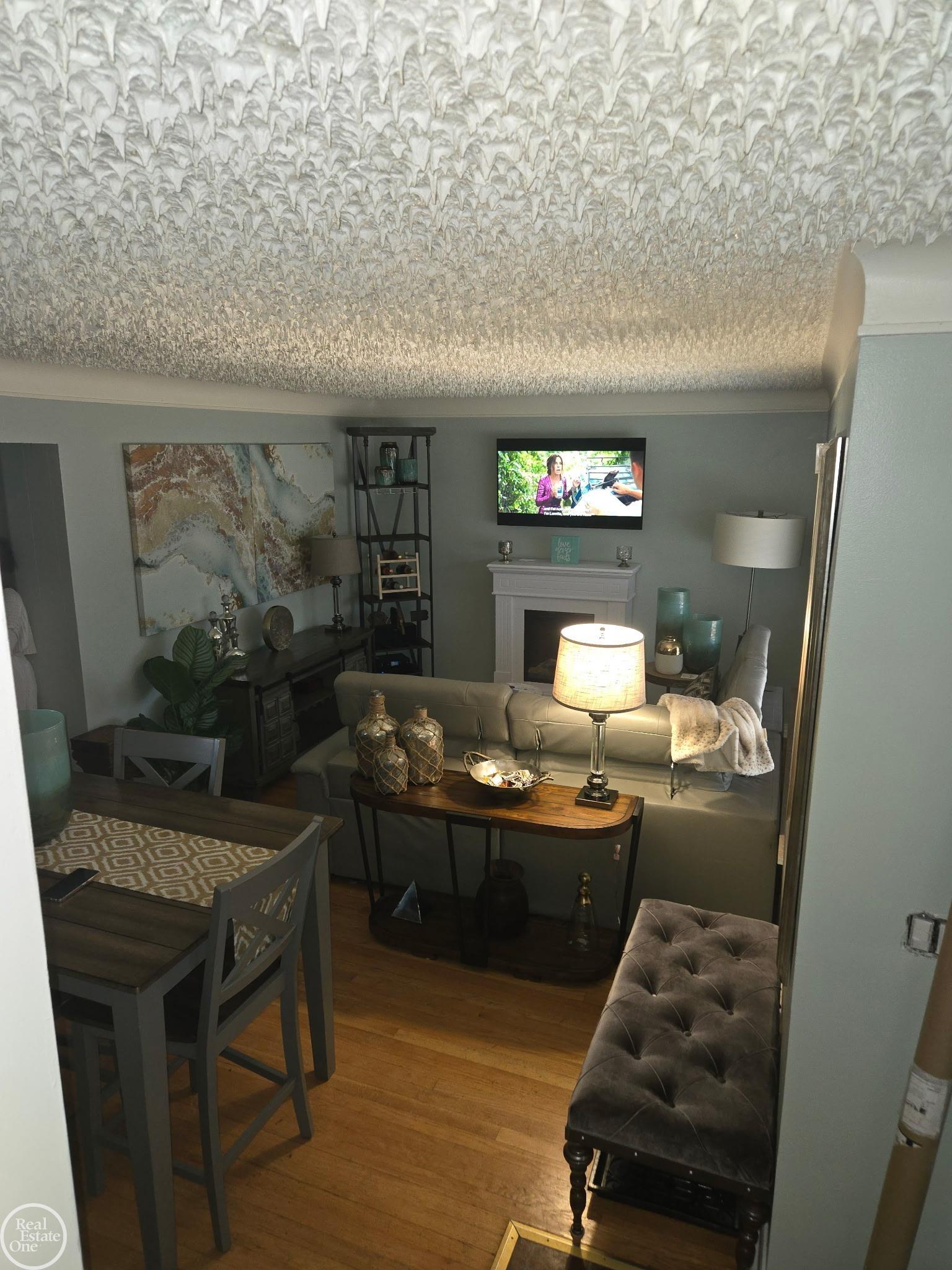 8053 Virginia Park Street, Center Line, MI, 48015