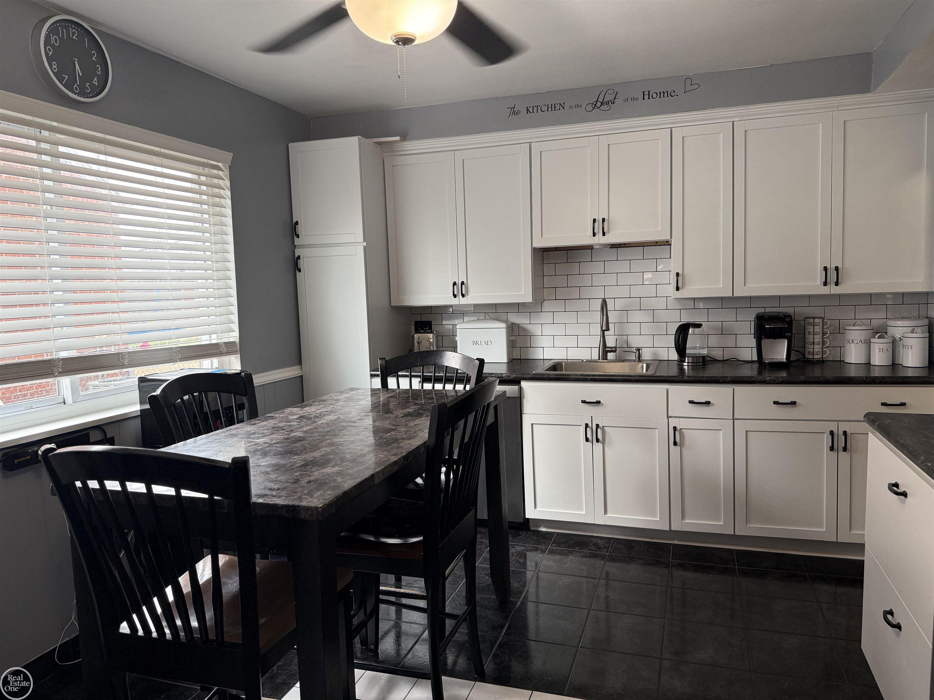 8053 Virginia Park Street, Center Line, MI, 48015